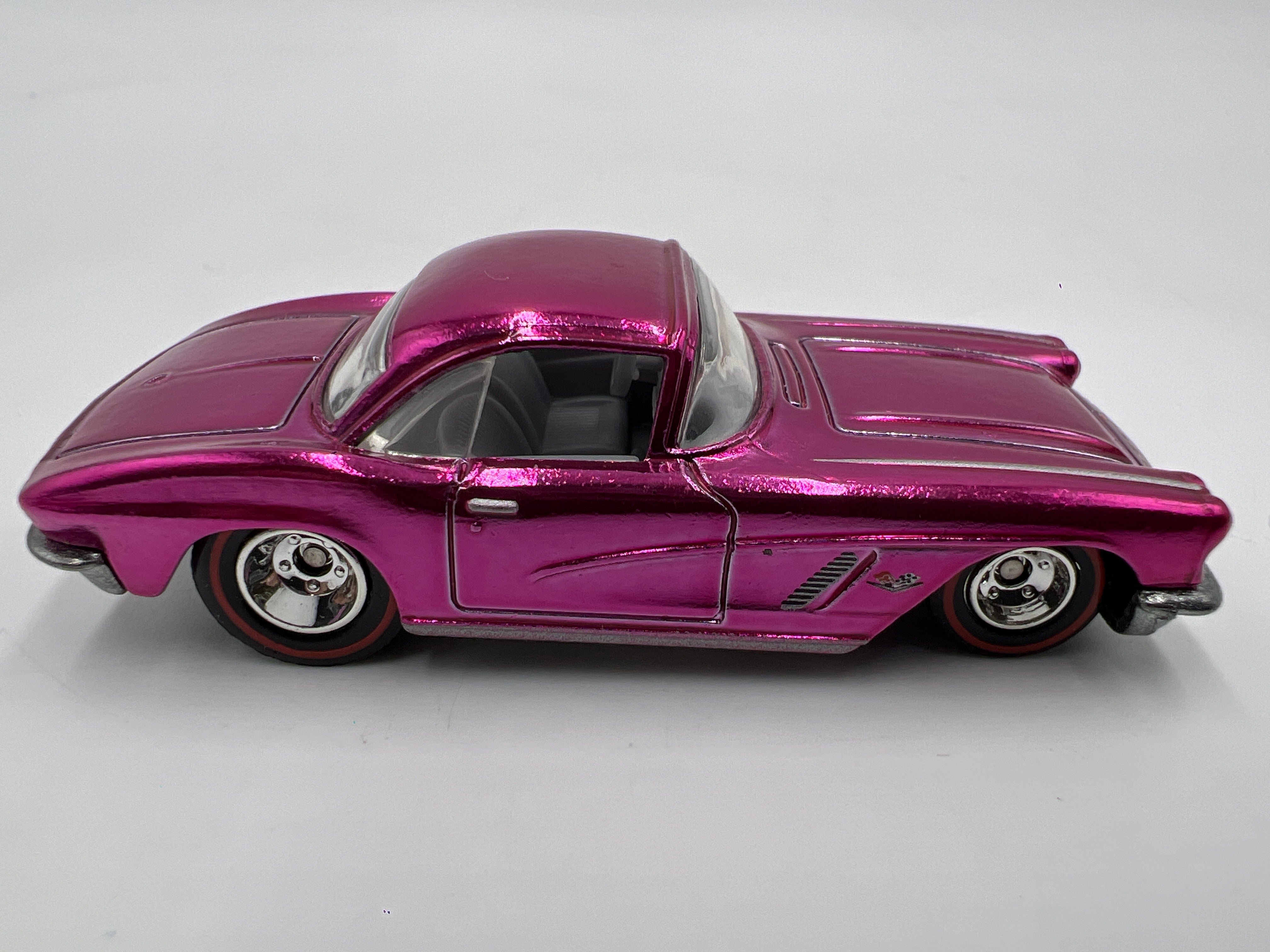Hot Wheels Classics Chase 62 Corvette Pink Loose – carolinasdiecast