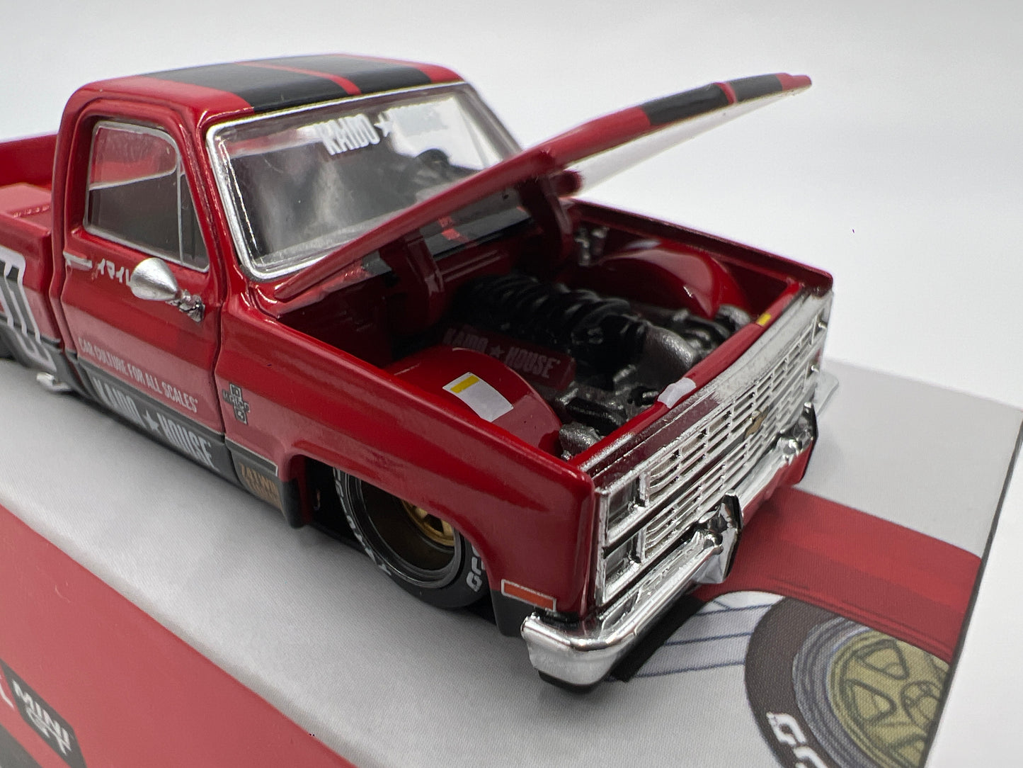 Mini GT x Kaido House #66 Chevrolet Silverado Kaido V1 Red