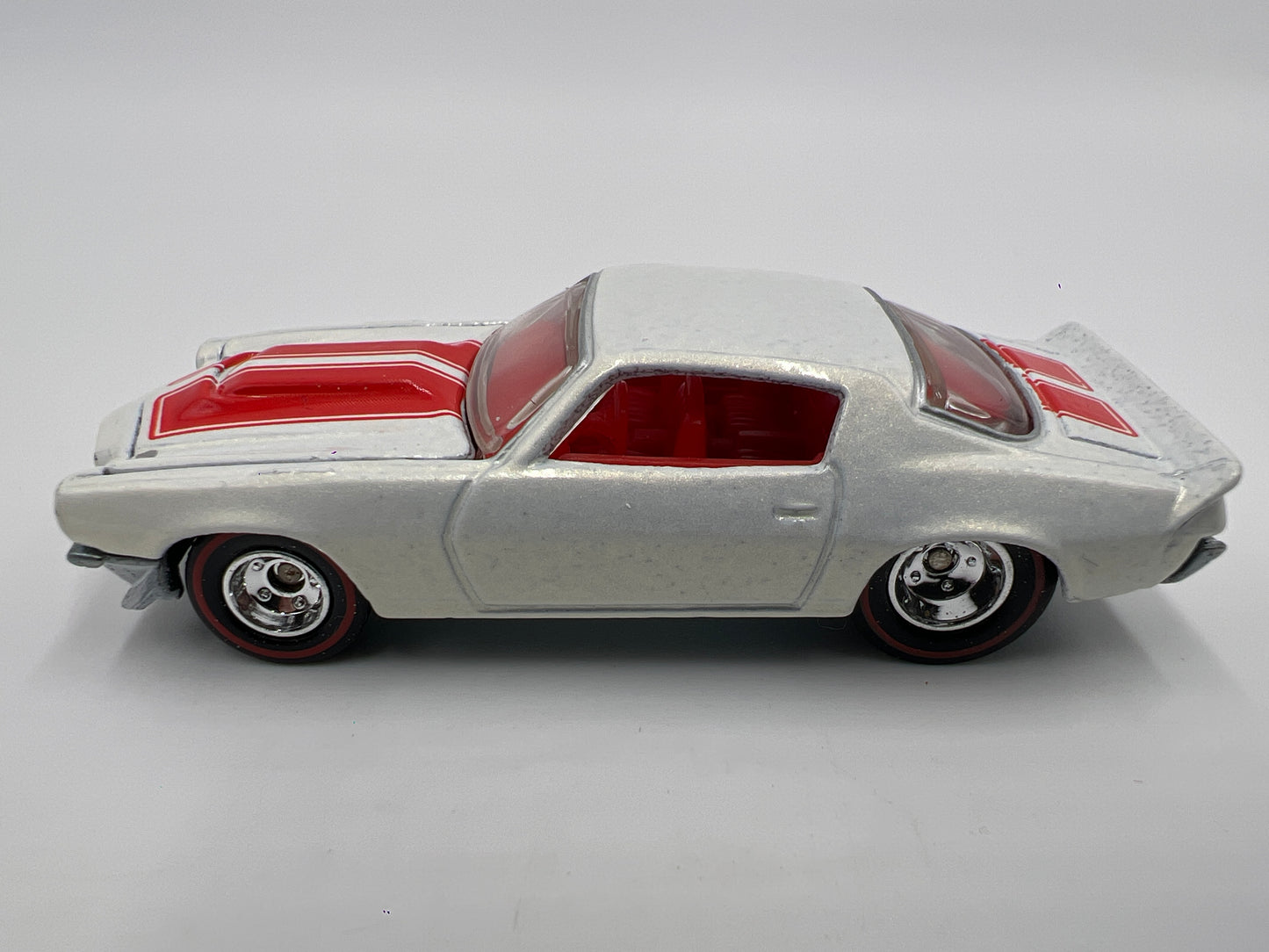 Hot Wheels 1/64 Premium Ultra Hots 70 Camaro RS White Loose