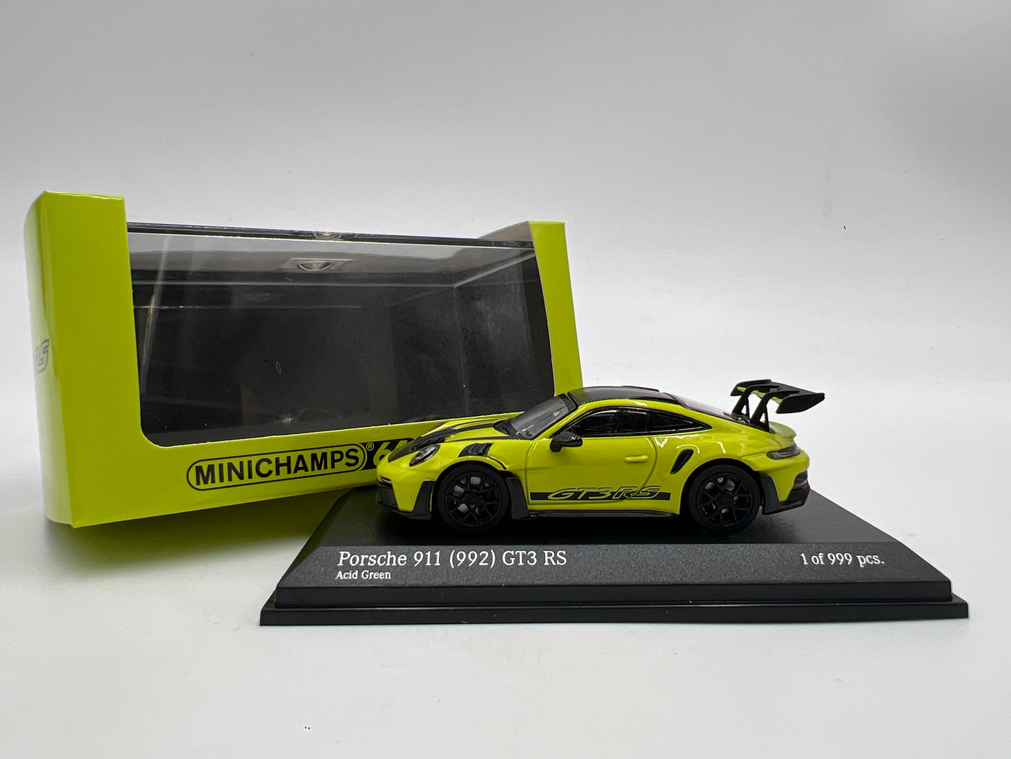 Minichamps 64 x Tarmac Works 1/999 Porsche 911 992 GT3 RS Acid Green