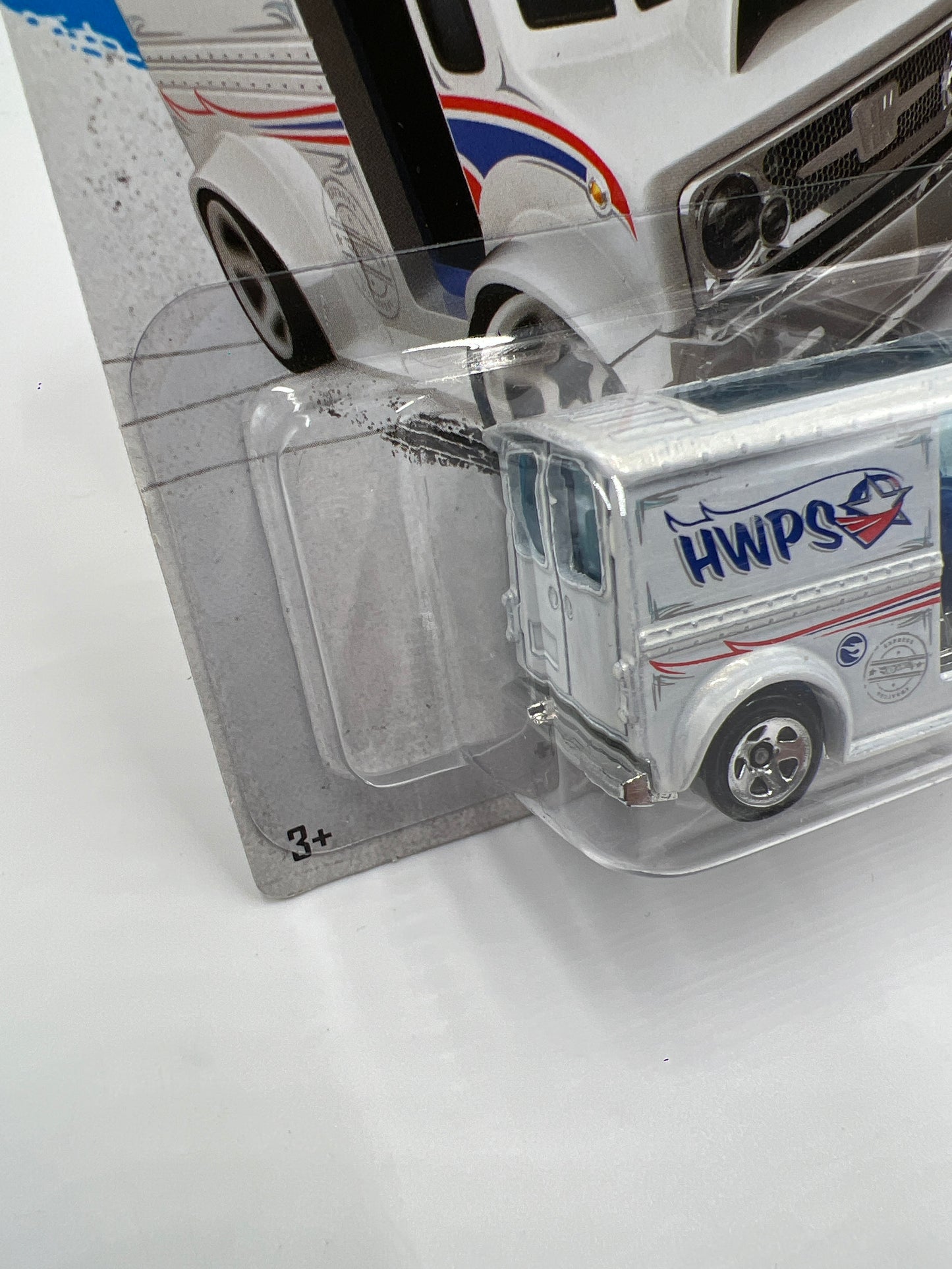 2013 Hot Wheels Treasure Hunt HW City #41 Bread Box White 274E