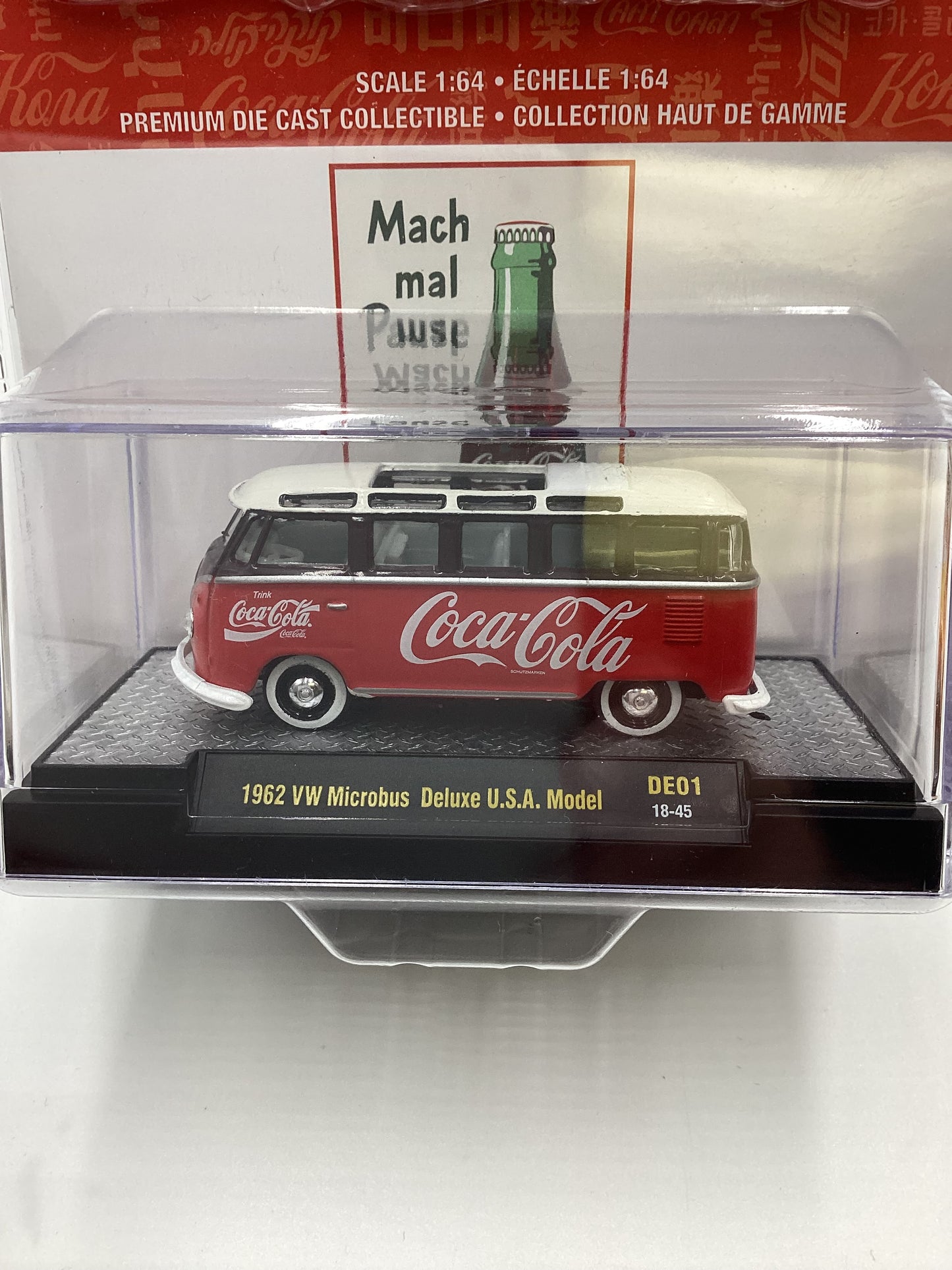 M2 Machines DE01 Coca Cola 1962 VW Microbus Deluxe USA Model 200A