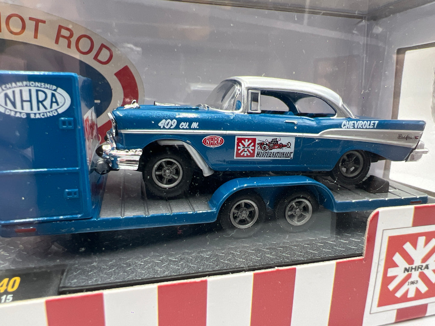 M2 Machines Auto Haulers NHRA 1958 Chevrolet Cameo Truck & 1957 Chevrolet Bel Air Gasser R40