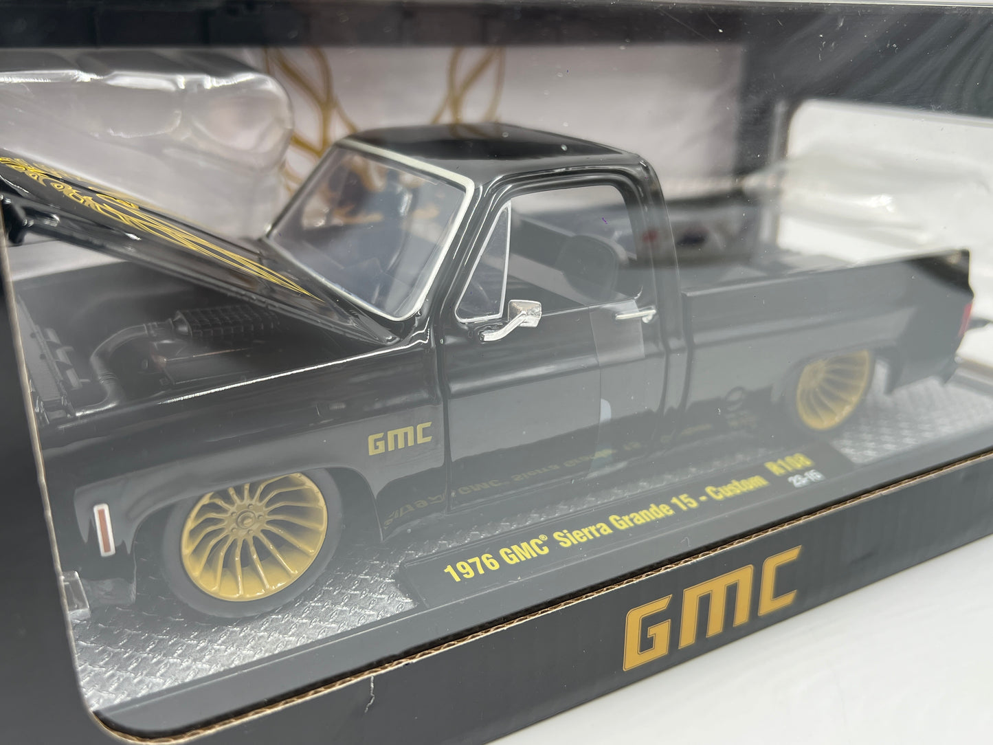 M2 Machines 1/24 Scale R108 1976 GMC Sierra Grande 15 Custom Black