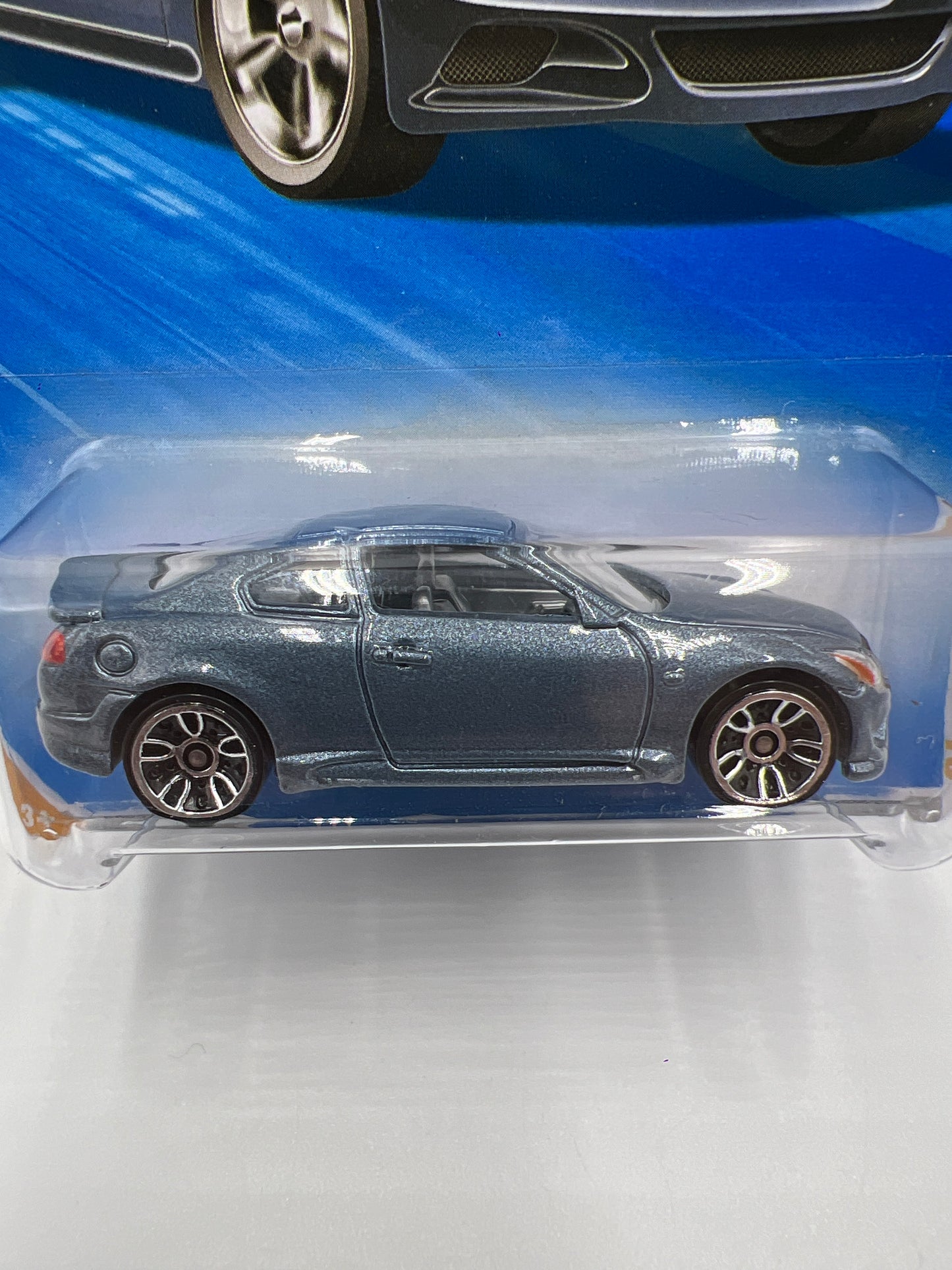 2010 Hot Wheels New Models #32 10 Infiniti G37 Blue W/Protector #2