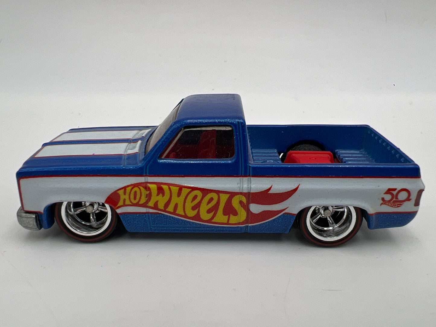 2018 Hot Wheels 1/64 Premium Display Case Exclusive 83 Chevy Silverado Blue/White Loose