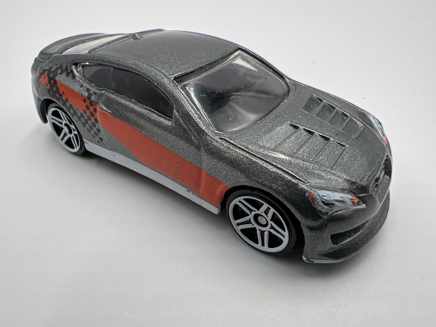 Hot Wheels 2016 Multipack Exclusive Hyundai Genesis Coupe Gray/Orange Loose