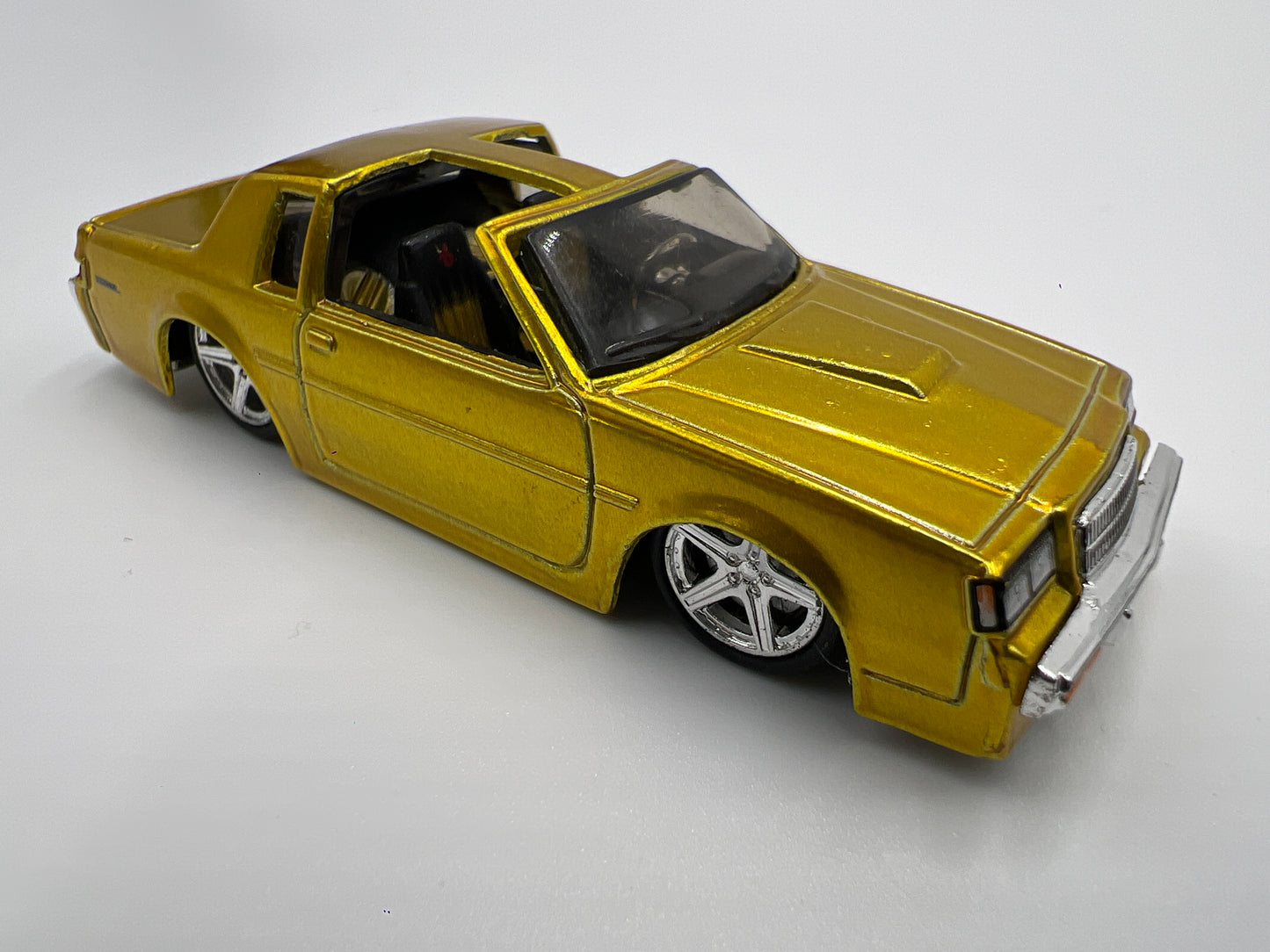 Maisto G Ridez 1987 Buick Regal T-Type Gold Loose