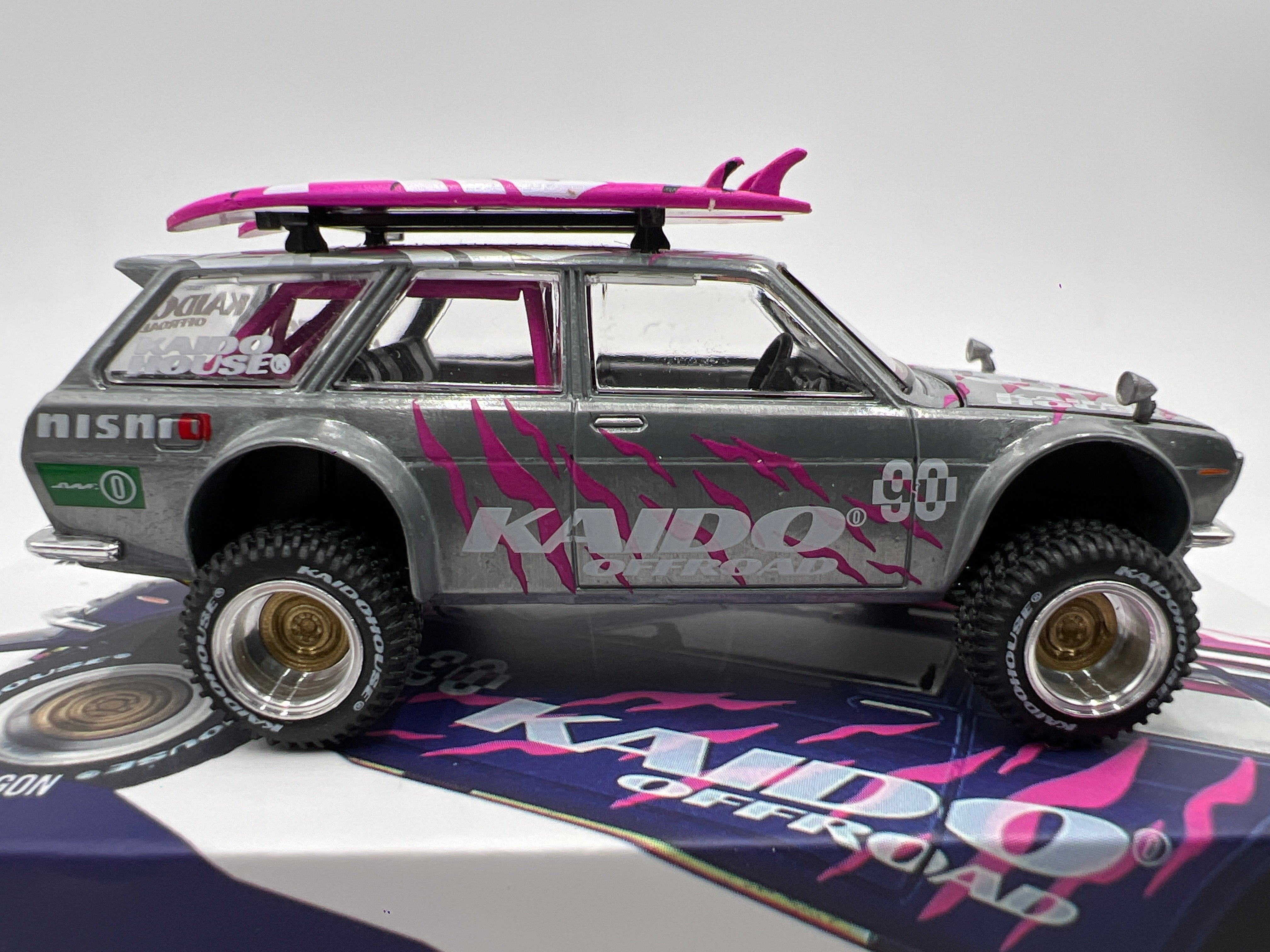 Mini GT x Kaido House #149 CHASE Datsun 510 4x4 Wagon Kaido Off