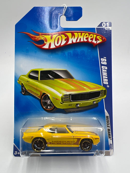 2009 Hot Wheels Walmart Exclusive Muscle Mania #77 69 Camaro Yellow 240A