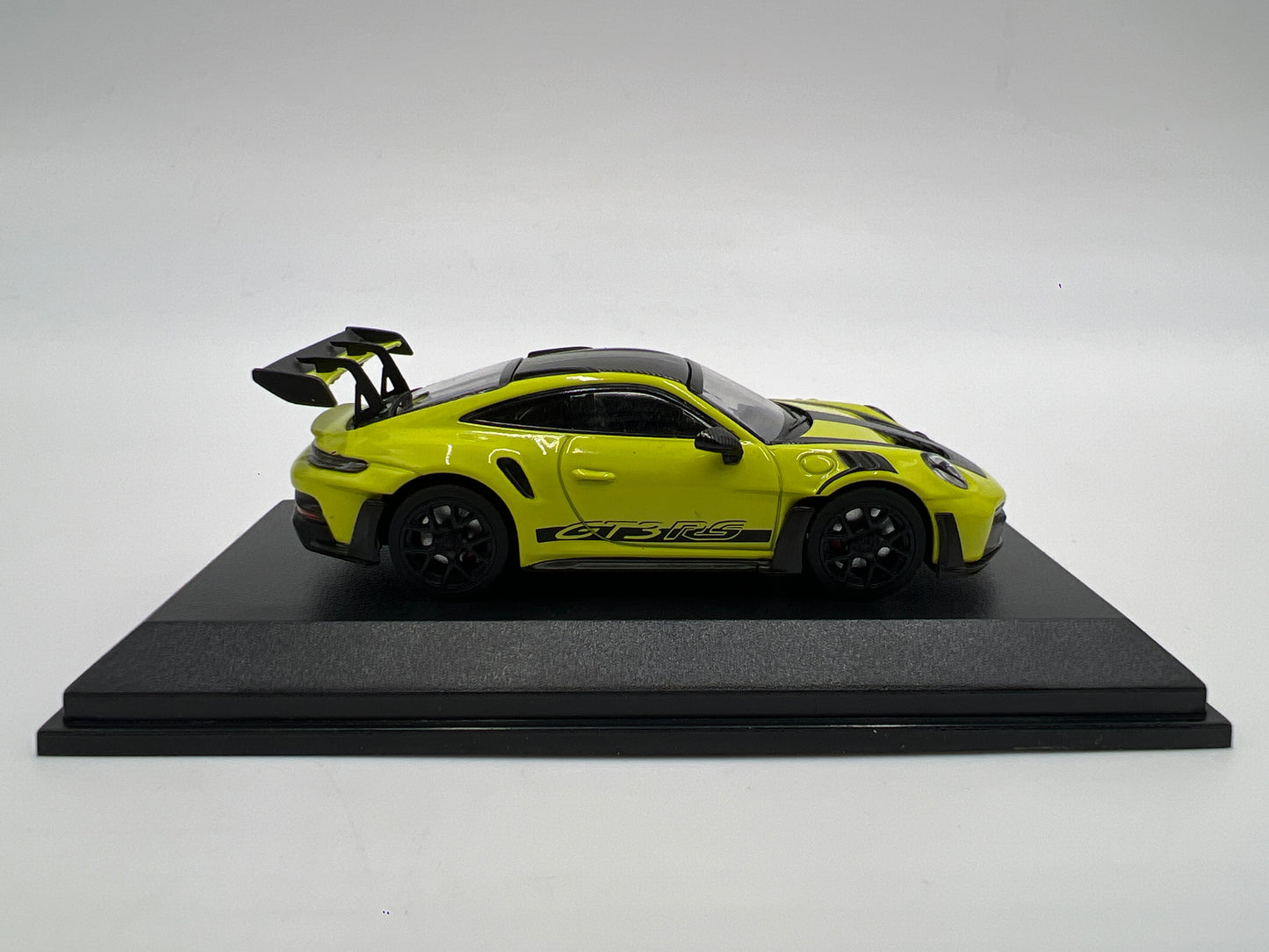 Minichamps 64 x Tarmac Works 1/999 Porsche 911 992 GT3 RS Acid Green