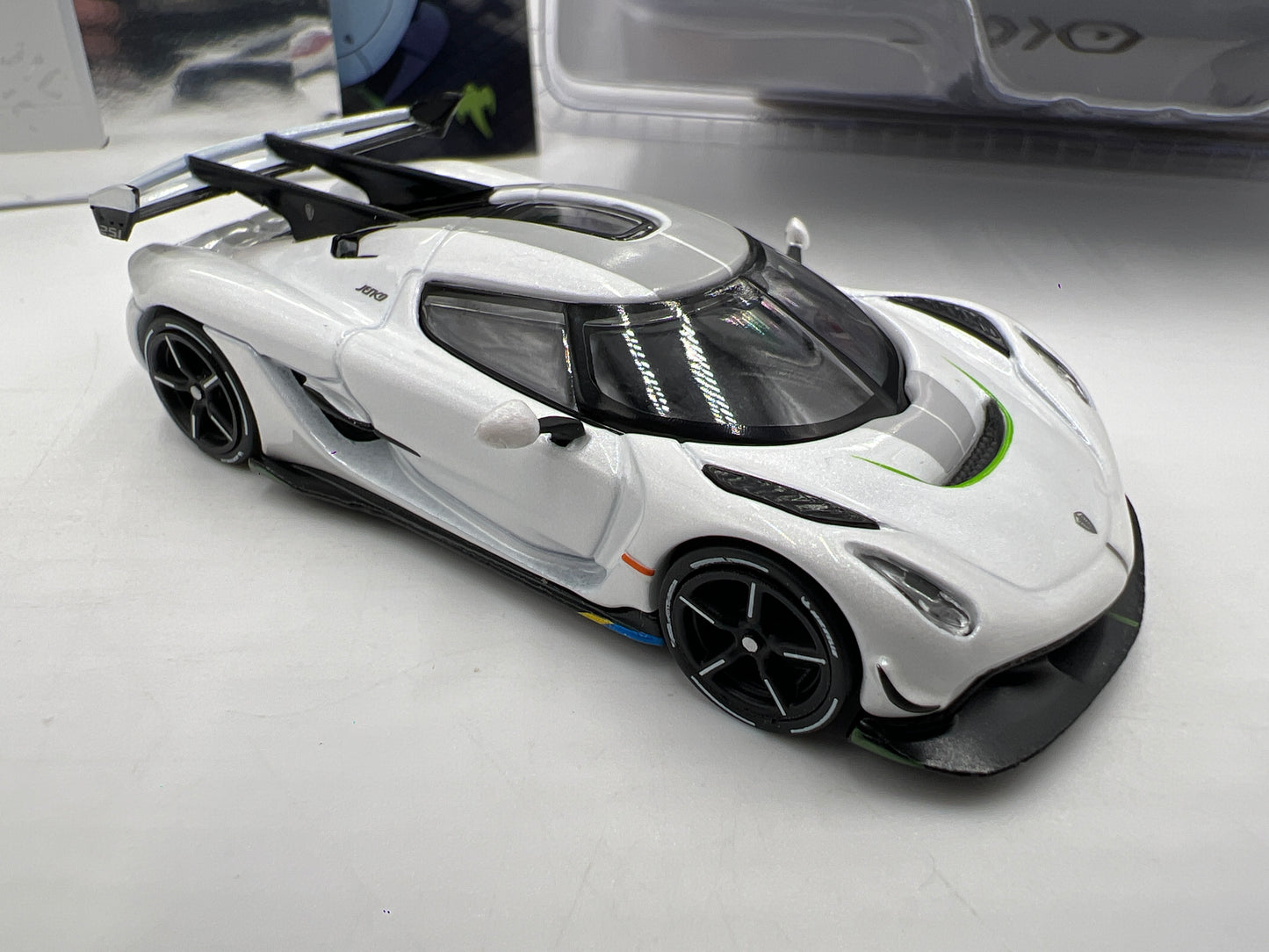 Tarmac Works Mijo Exclusives Koenigsegg Jesko Attack White W/Trading Cards Open Pack