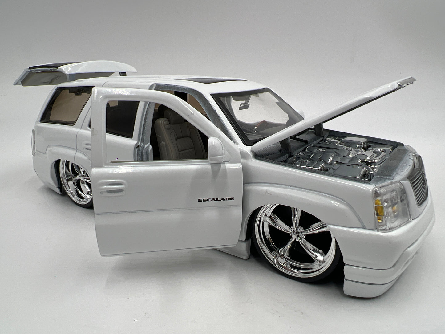 Jada 1/24 Scale Dub City 2002 Cadillac Escalade White Loose