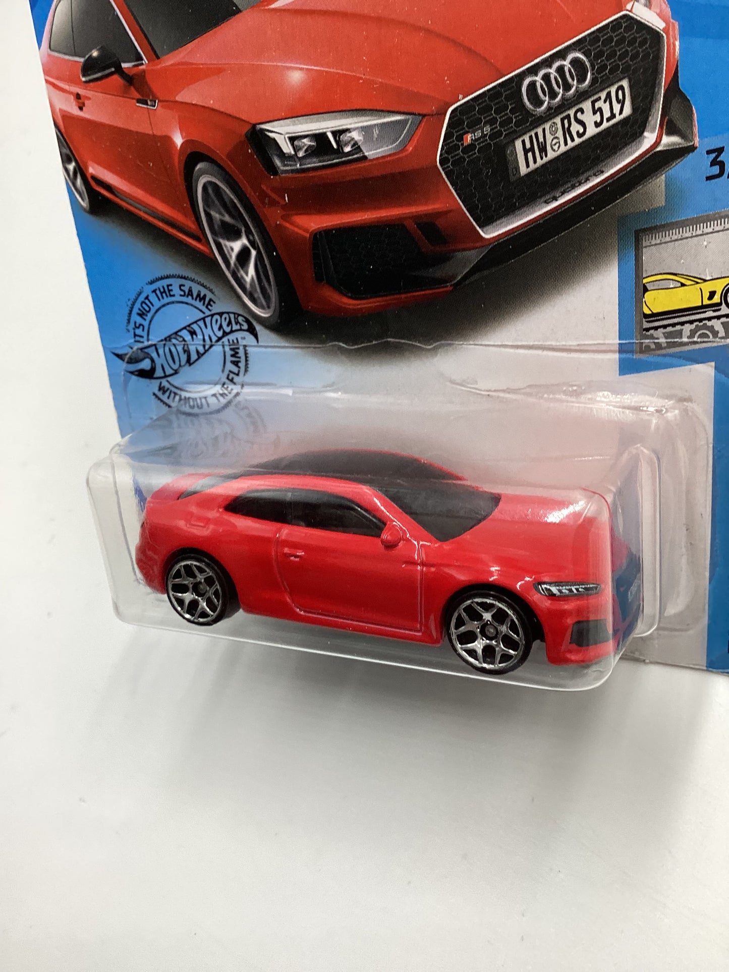 2019 Hot Wheels #225 Audi RS 5 Coupe Red 108C