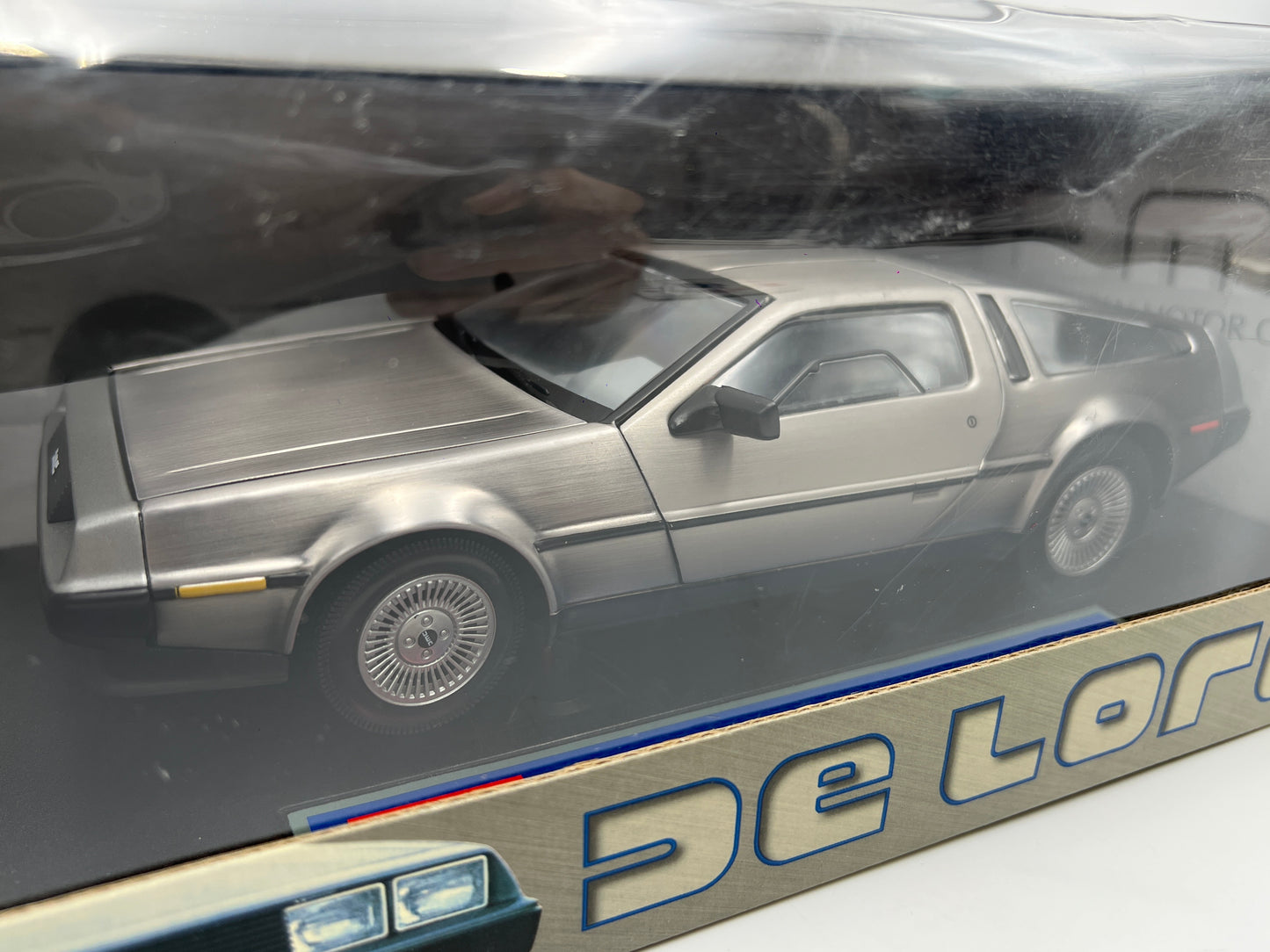 Sun Star 1:18 Scale 1981 DMC DeLorean LK Silver