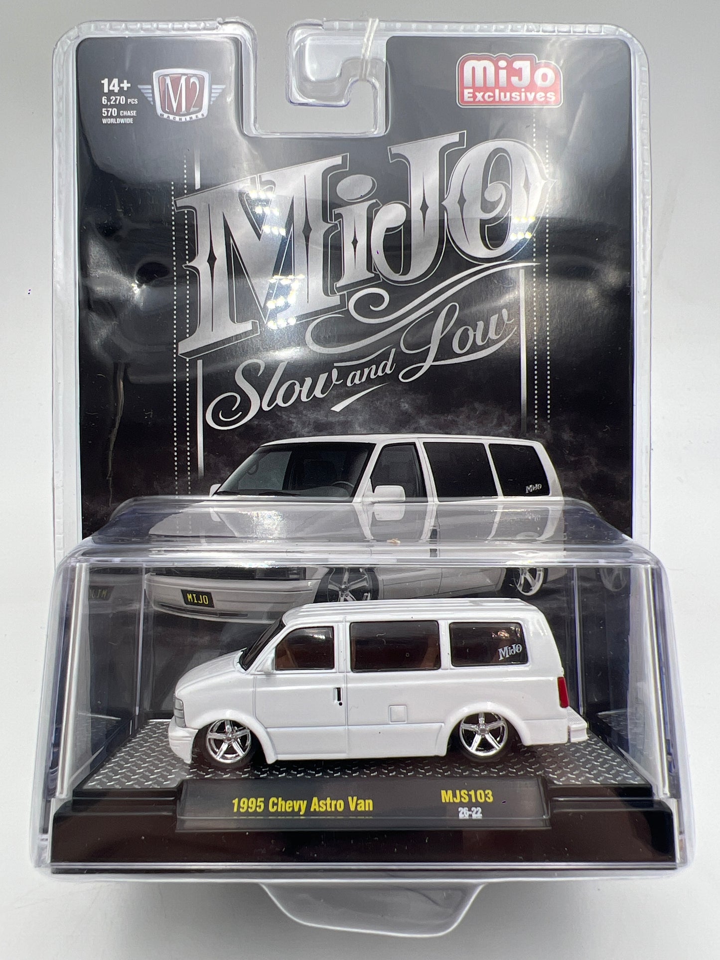 M2 Machines MJS103 MiJo Exclusives Slow And Low 1995 Chevy Astro Van White