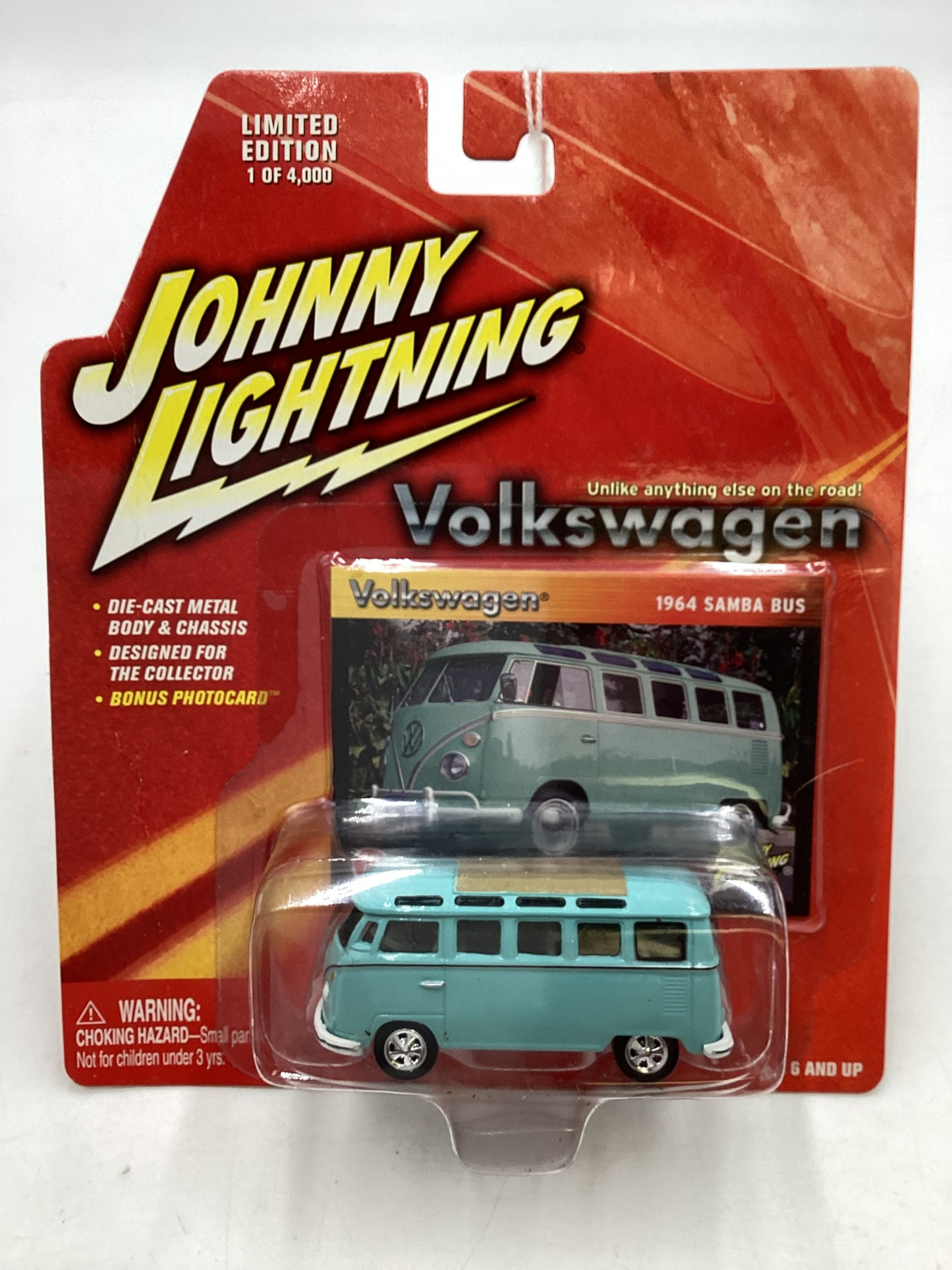 Johnny Lightning Volkswagen 1/4000 1964 Samba Bus Light Blue Vein on Left 220B