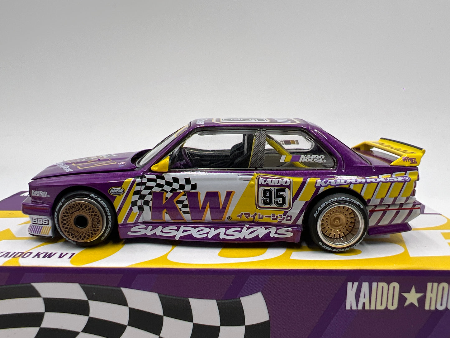 Mini GT Kaido House #194 BMW E30 M3 Kaido KW V1 Purple
