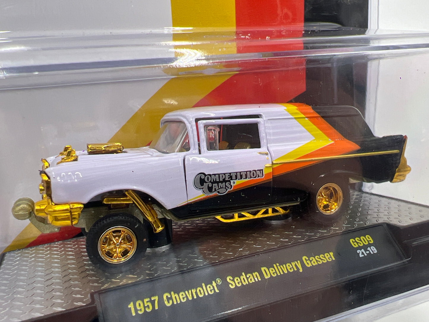 M2 Machines Hobby Exclusive CHASE Competition Cams 1957 Chevrolet Sedan Delivery GS09