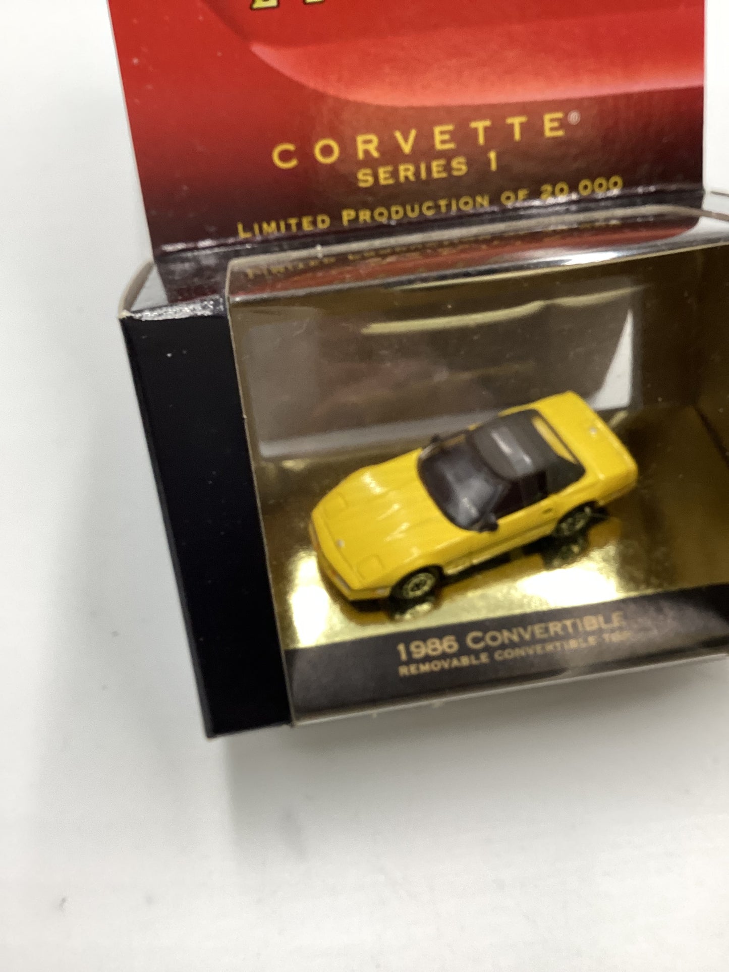 Micro Machines Collectors Edition Corvette Series 1 1986 Convertible Yellow 1/20000 SR CE 11