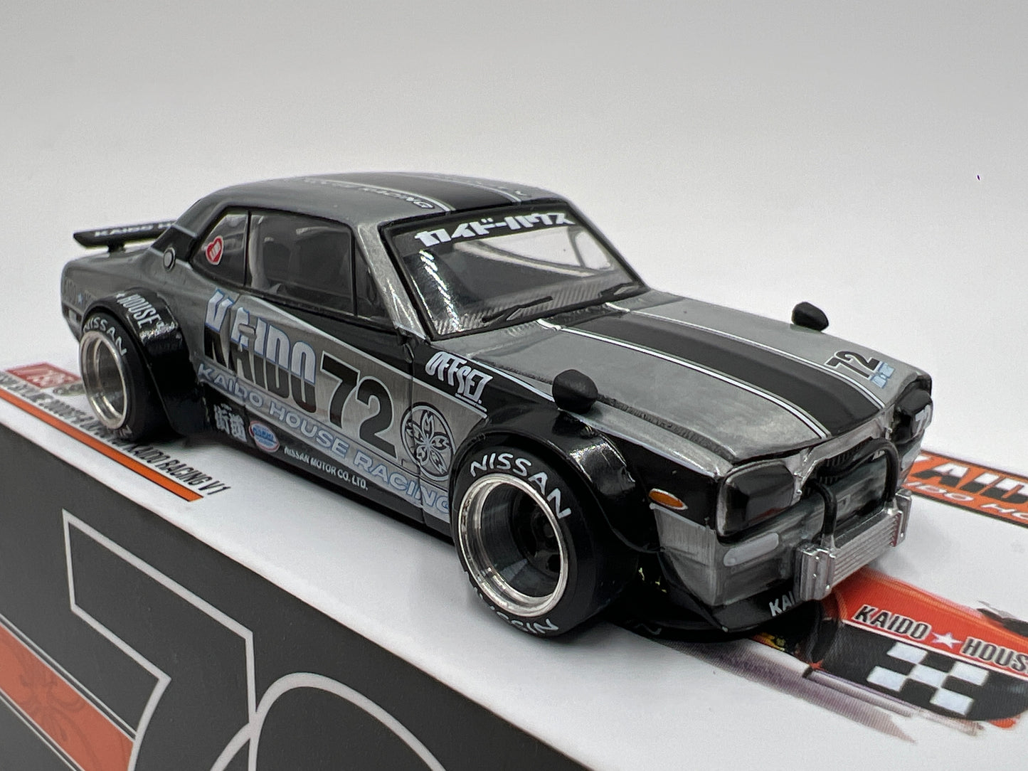Mini GT Kaido House #195 CHASE Nissan Skyline 2000GT-R KPGC 10 Kaido Racing V1