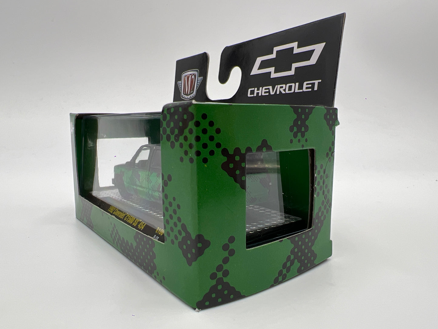 2025 M2 Machines Auto-Thentics 1992 Chevrolet C1500 SS 454 Green/Black R100