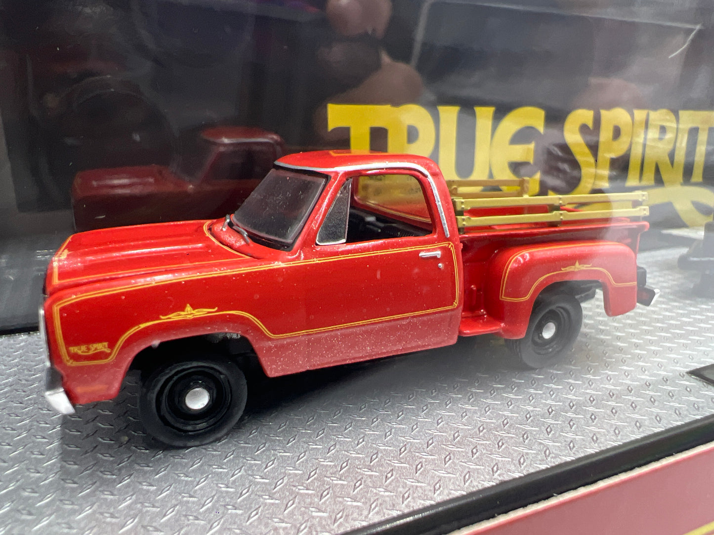 2025 M2 Machines Auto Haulers 1978 Dodge True Spirit & 1957 Dodge Coronet Police Car D500 R89