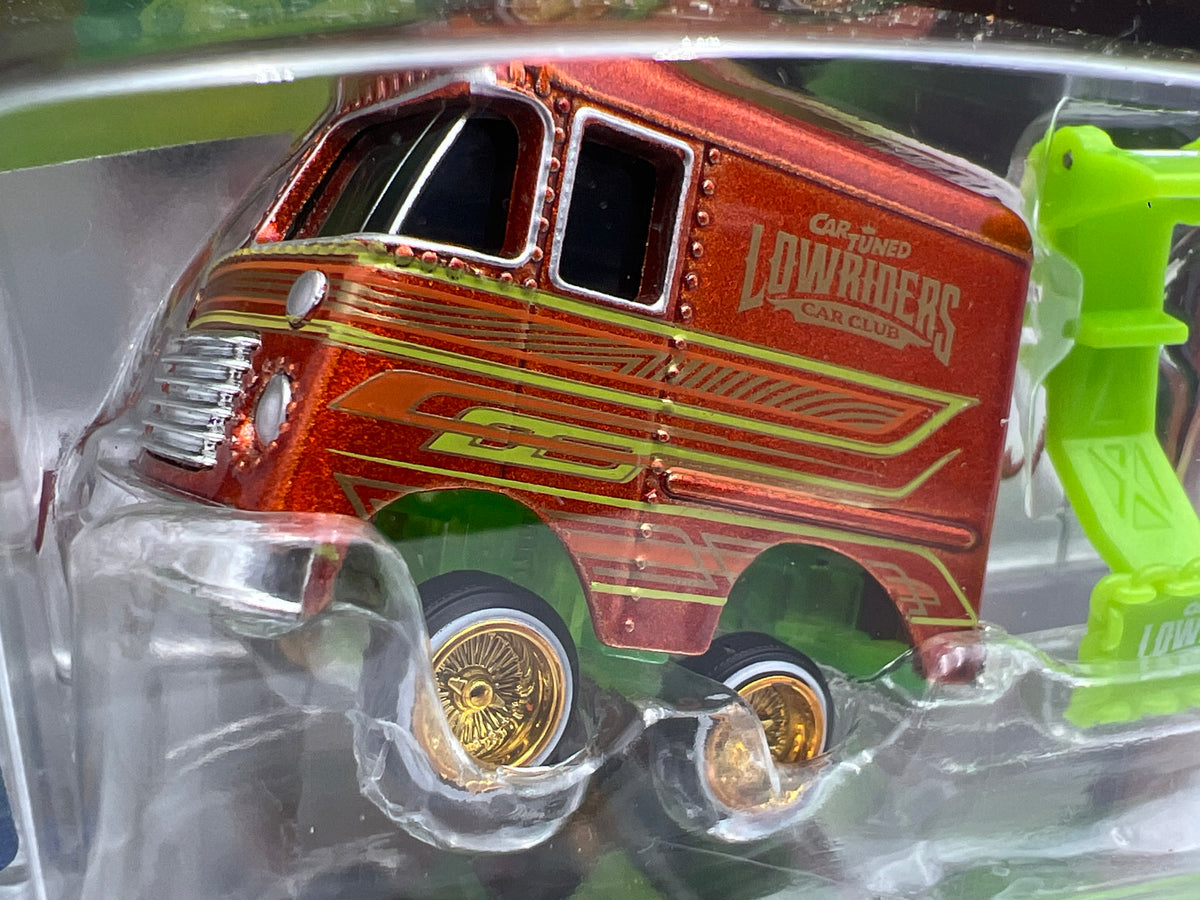 MGA Car Tuned Series 4 Show Glow Lowriders #1 54 Grumman Olson Orange