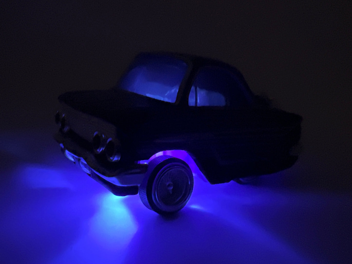 MGA Car Tuned Series 1 Show Glow Lowriders #5 61 Chevy Impala Sport Coupe Purple/Blue