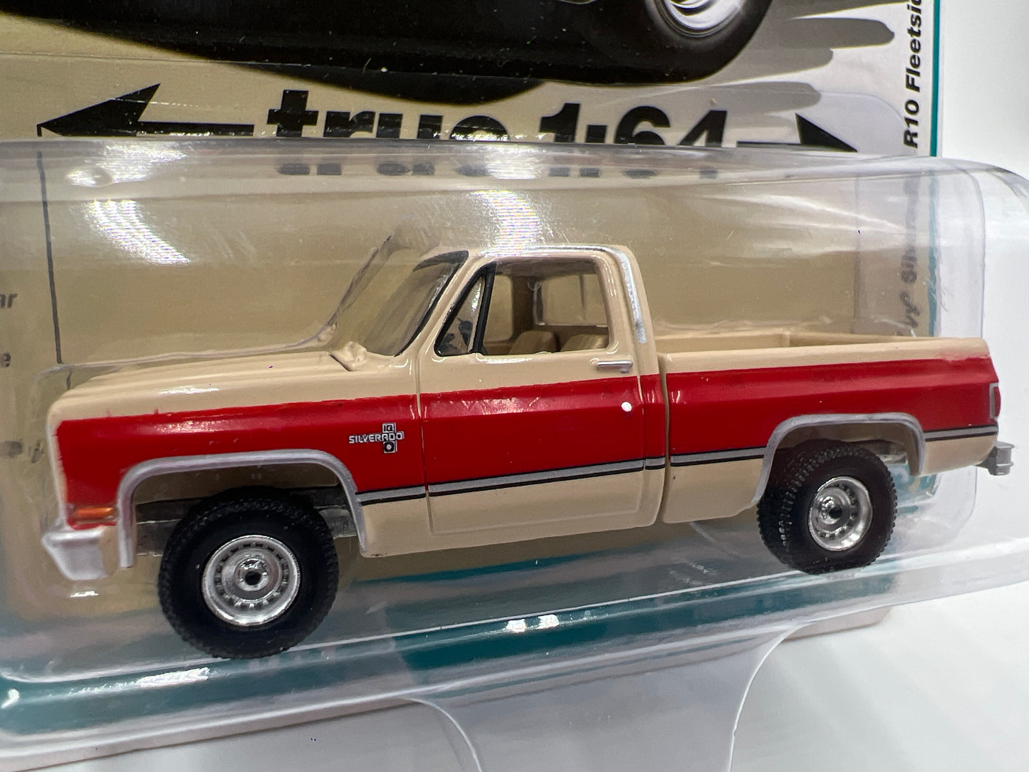 Auto World Muscle Trucks Release 2 Version A 1987 Chevy Silverado R10 Fleetside Tan/Red 182E