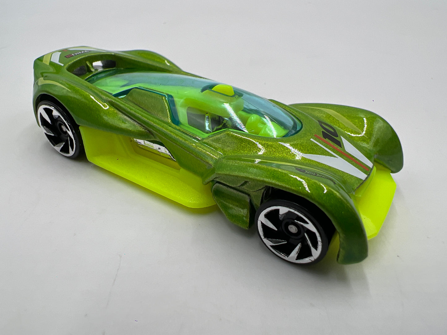 2021 Hot Wheels Mystery Models Series 2 #10 Futurismo Green