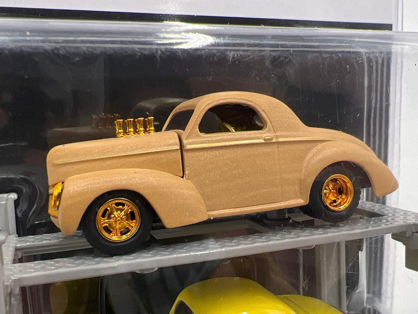 M2 Machines Auto-Lift 2 Pack CHASE Willys Americar 1941 Willys Coupe R23