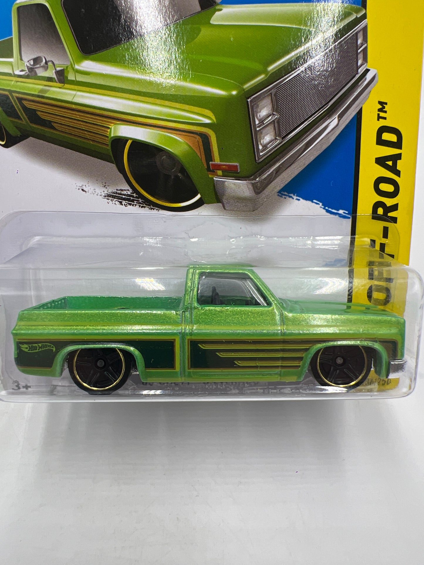 2014 Hot Wheels Kmart Exclusive #136 83 Chevy Silverado Green W/Protector