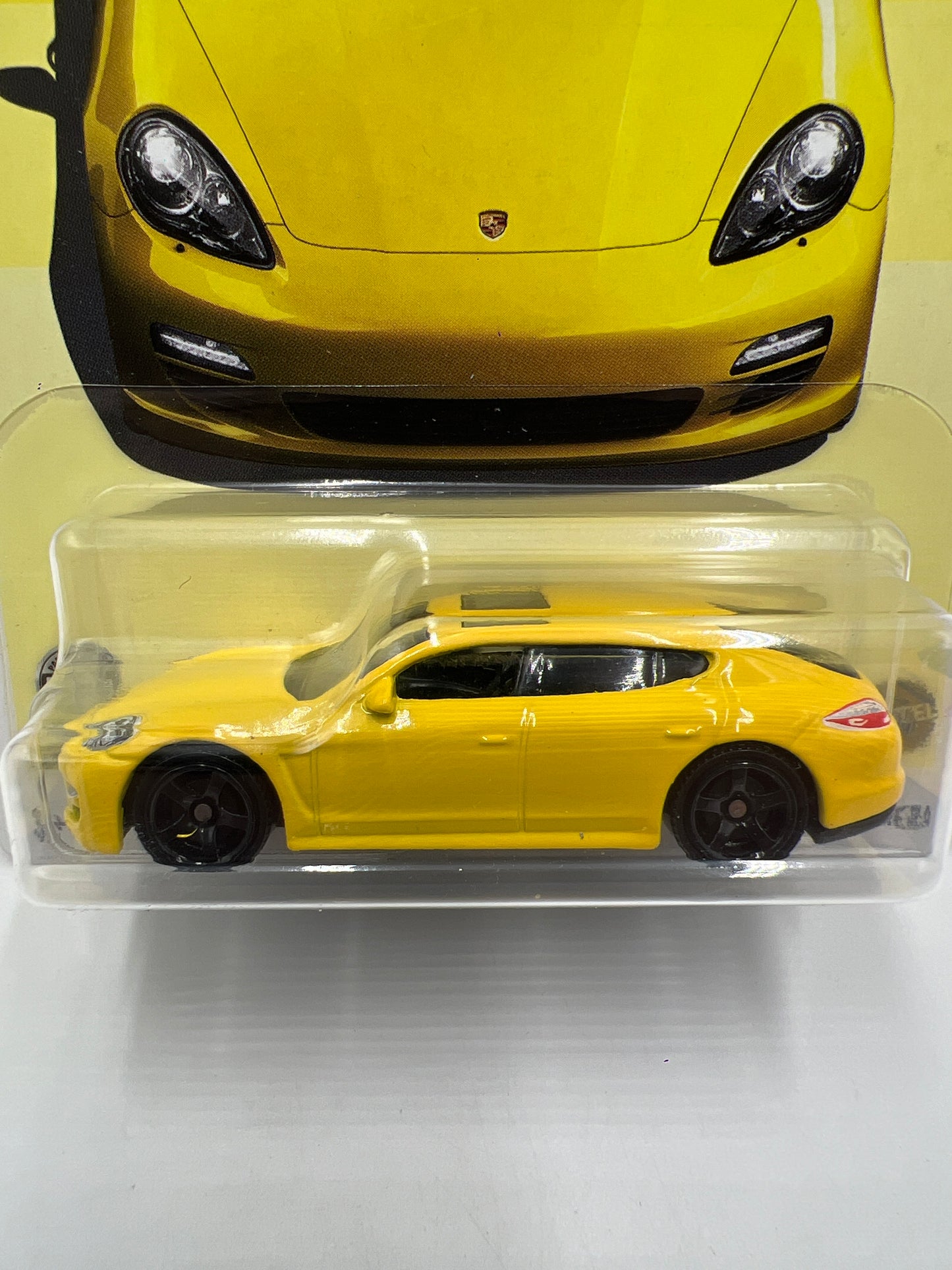 Matchbox Porsche Series #4 Porsche Panamera Yellow 150D
