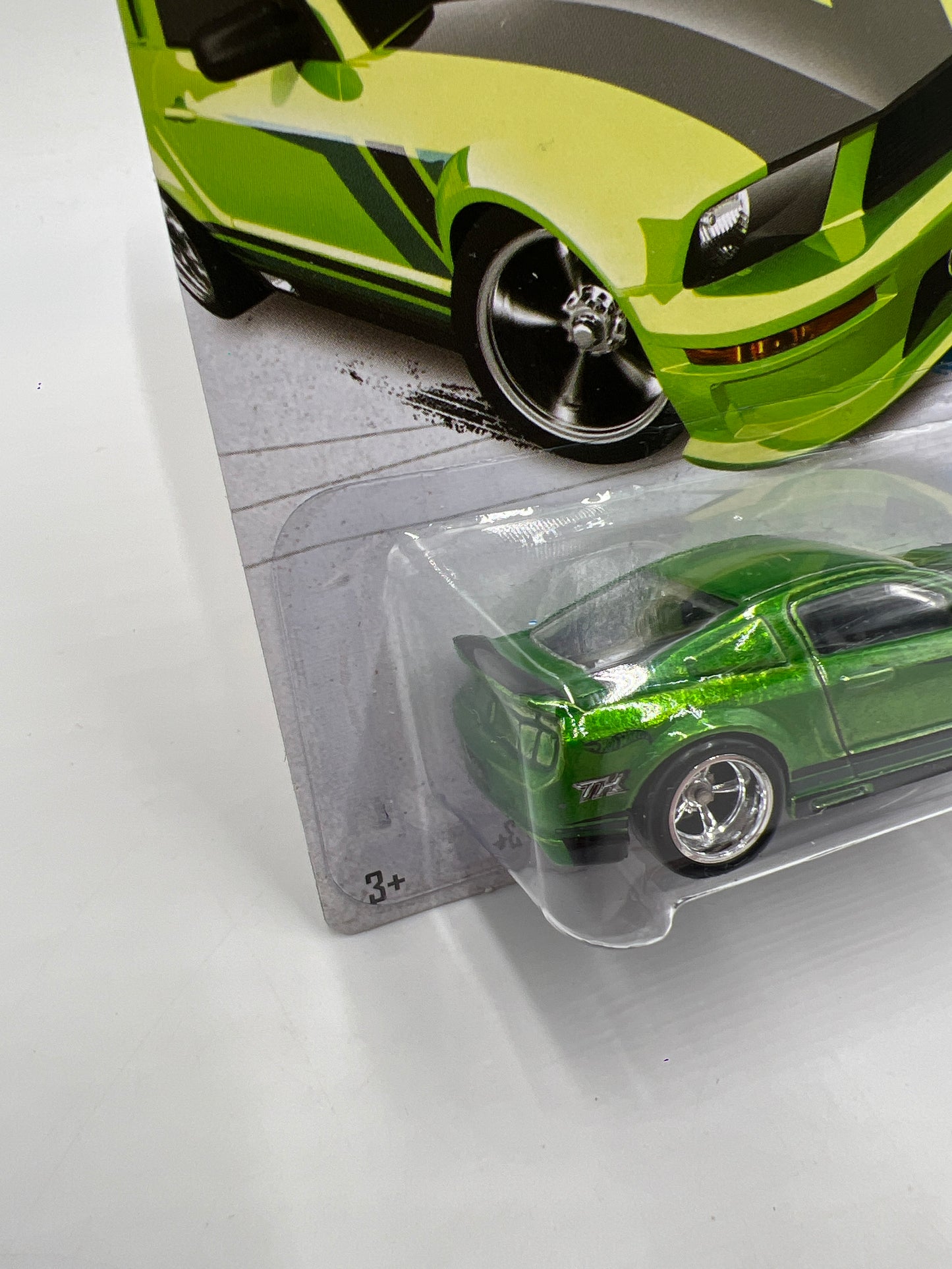 2013 Hot Wheels Super Treasure Hunt #229 07 Ford Mustang Green W/Protector