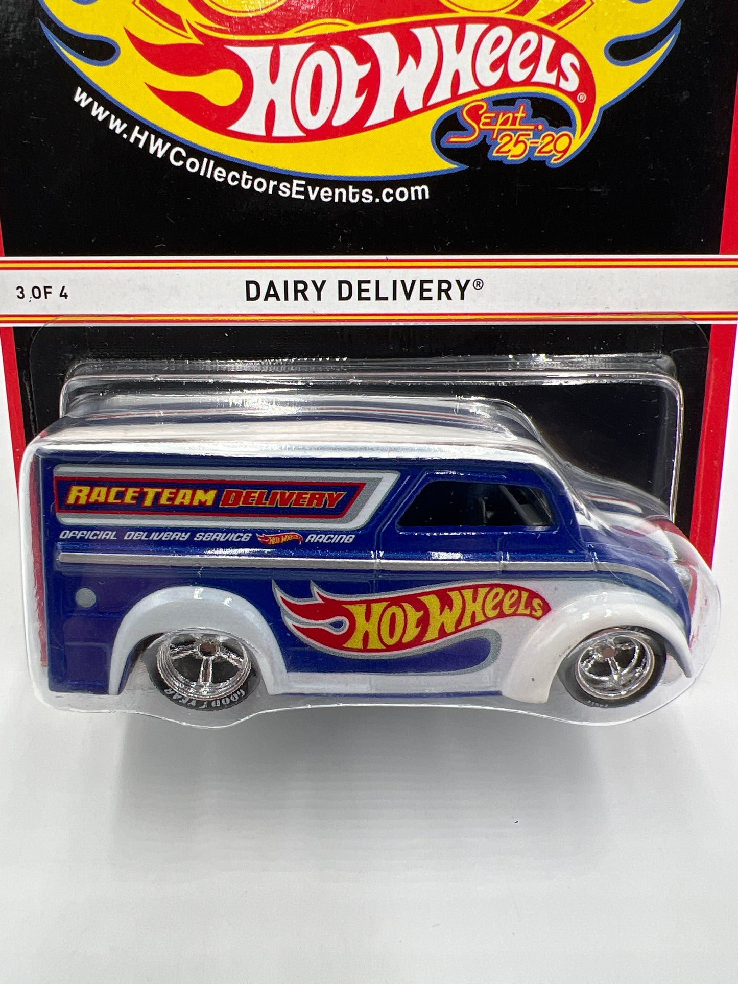 2013 Hot Wheels 27th Annual Collectors Convention CA #1588/2000 Dairy Delivery W/Protector