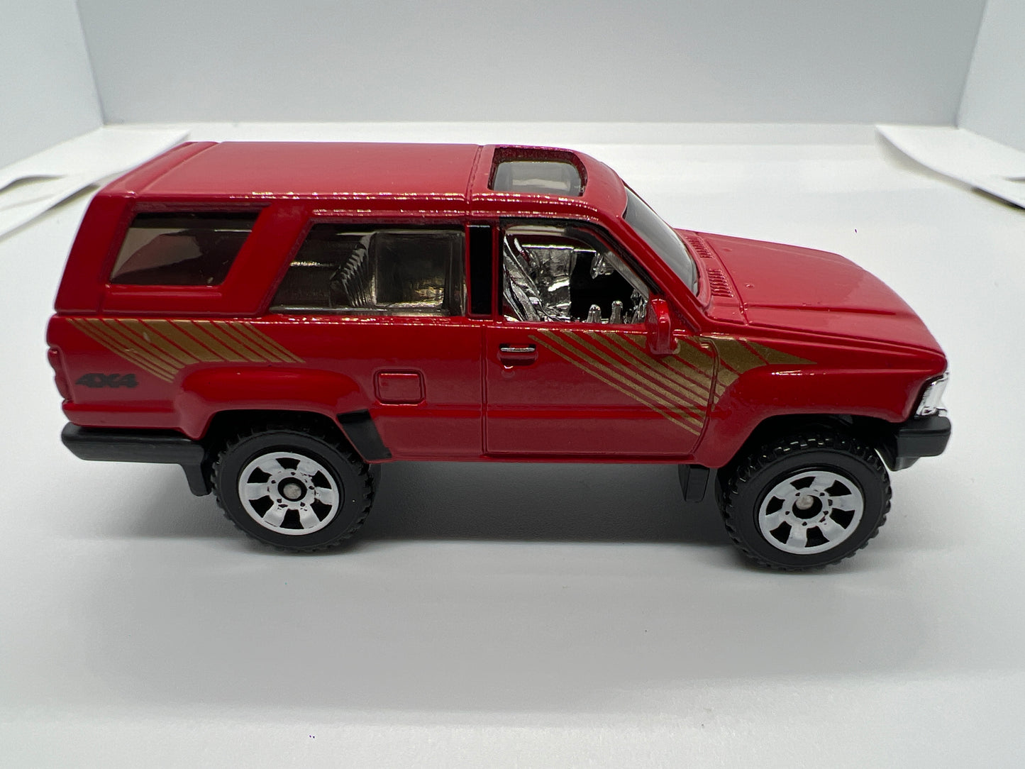 Matchbox 1/64 1985 Toyota 4Runner Red Loose