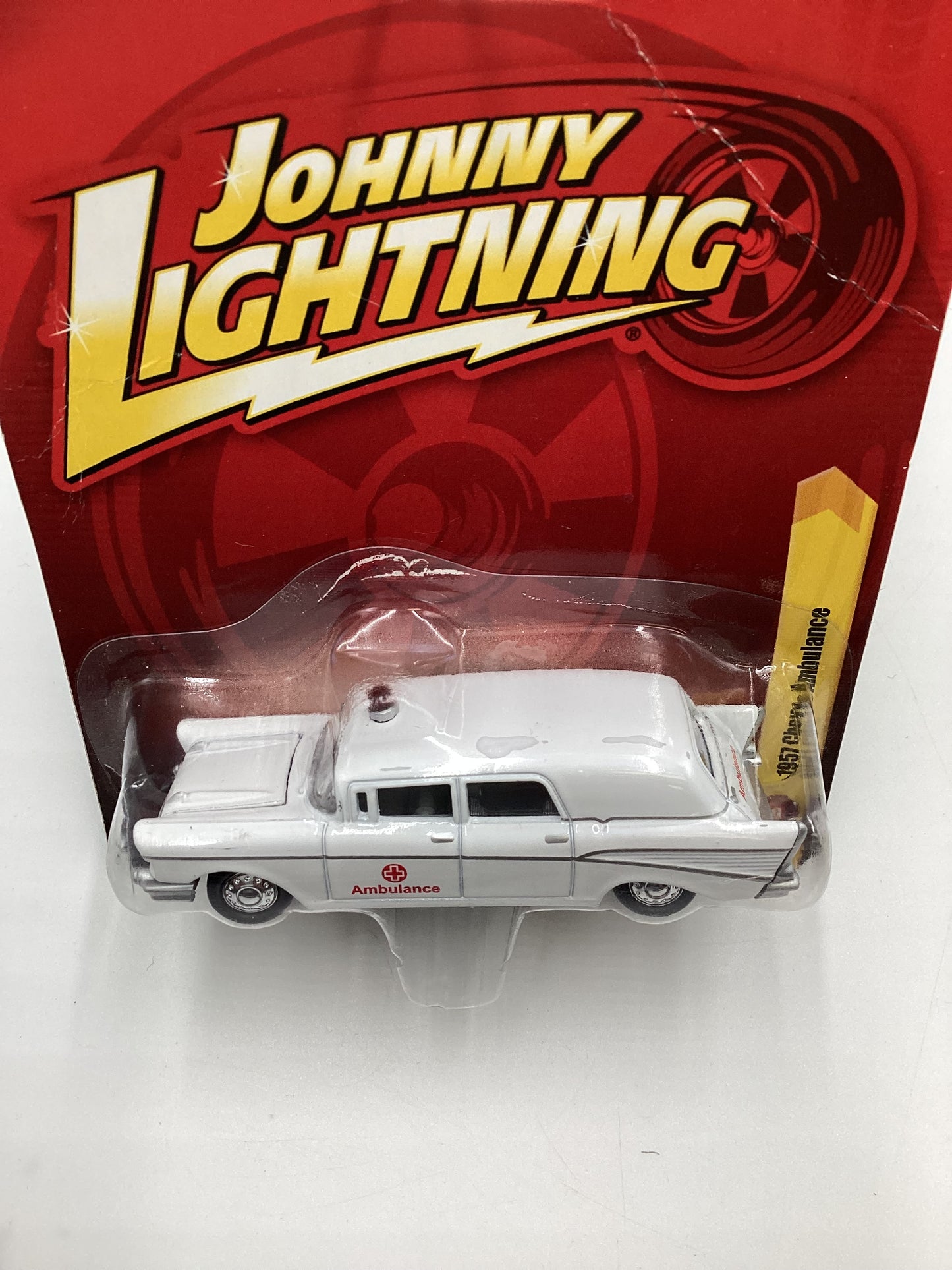 Johnny lightning Tomy #19 Chevy 1950 Chevy Ambulance White Bad Card 227H