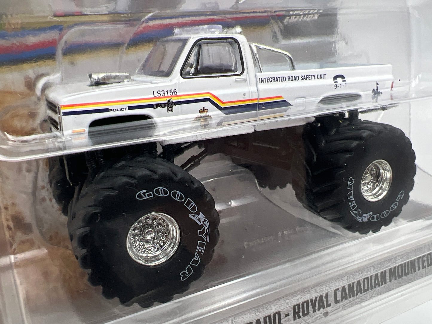 Greenlight Kings of Crunch Hot Pursuit 1986 Chevrolet Silverado Royal Canadian Police