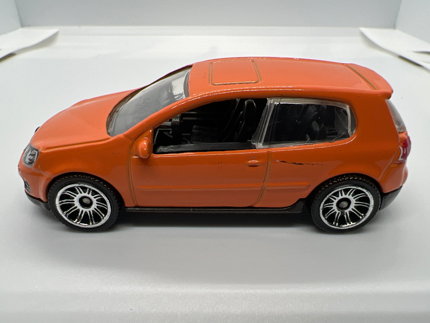 Matchbox 1/64 VW Golf V GTI Orange Loose