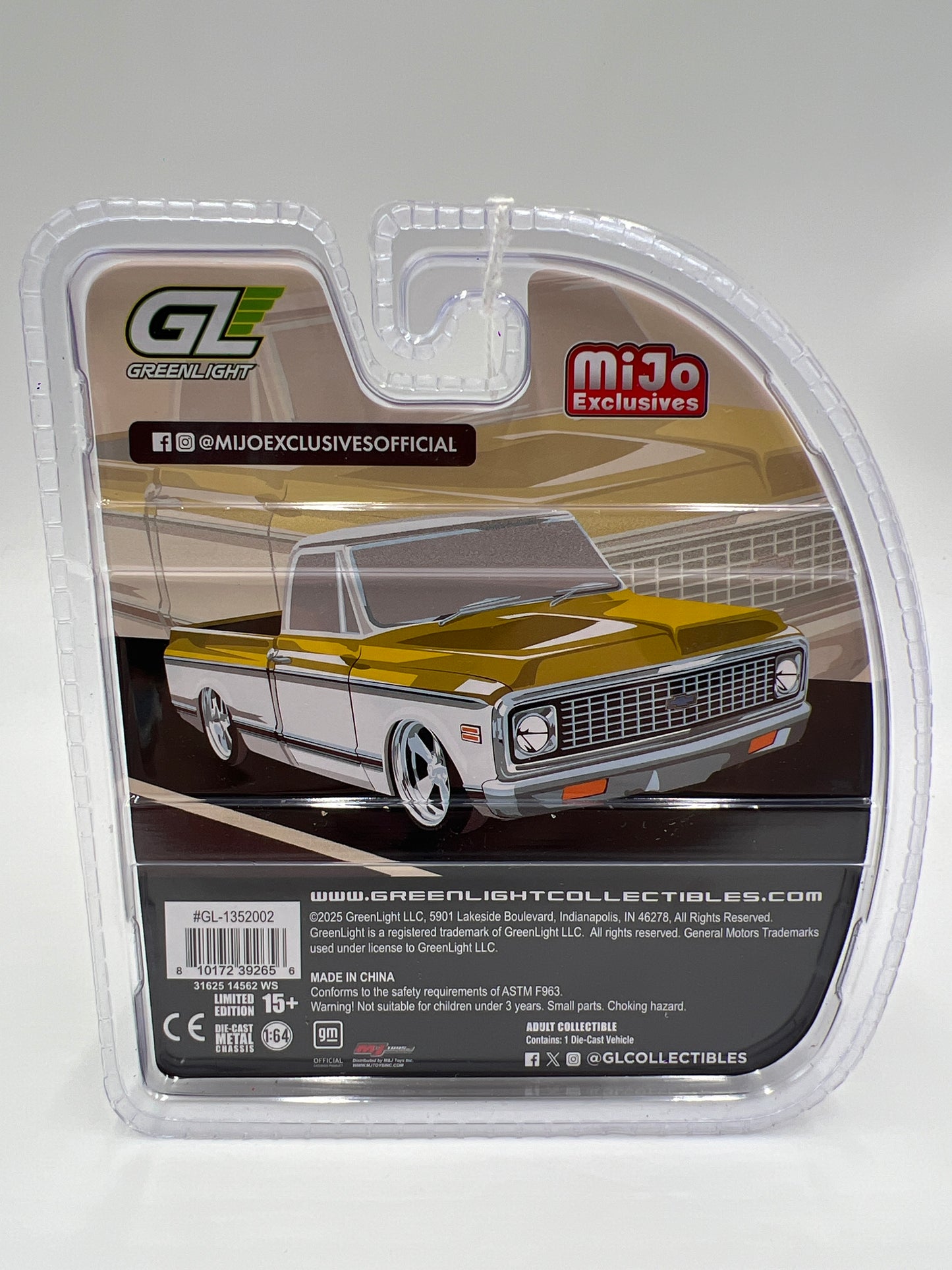 Greenlight Mijo Exclusives CHROME CHASE 1972 Chevrolet C10 Short Bed Yellow