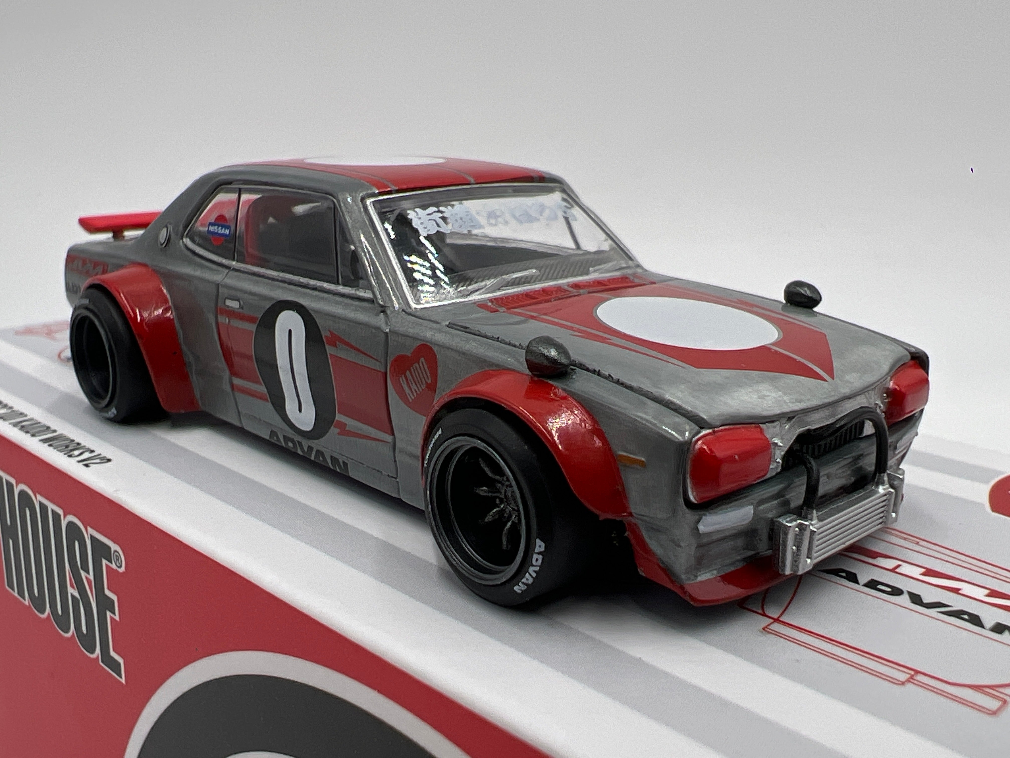 Mini GT Kaido House #211 CHASE Nissan Skyline 2000GT-R KPGC 10