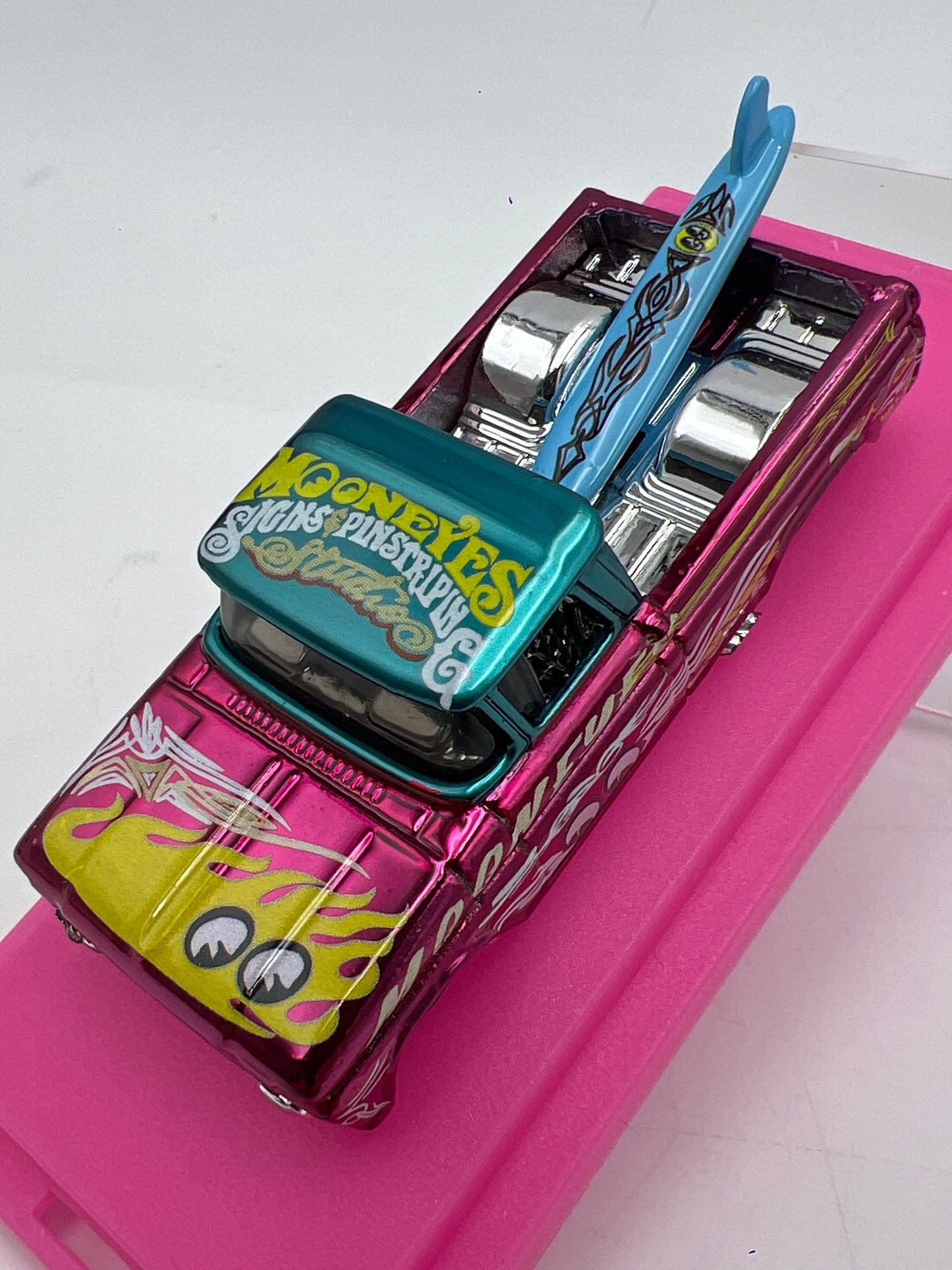 Hot Wheels Kustom Kulture Custom 62 Chevy Pickup Mooneyes Pink CUSTOM W/Case