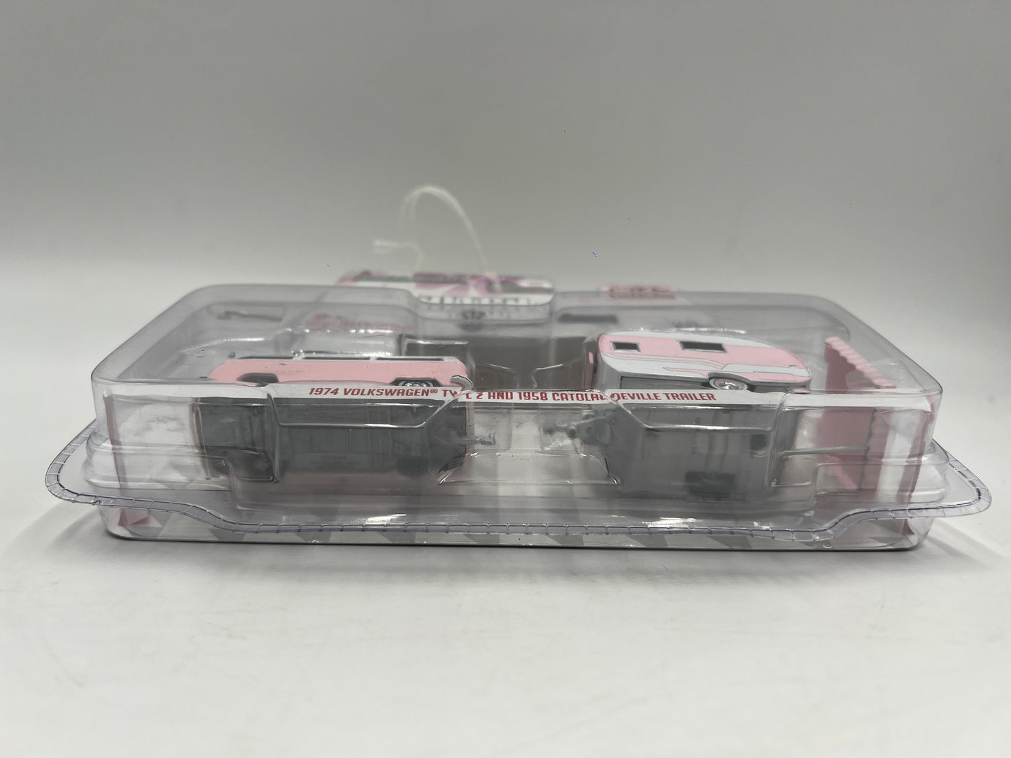 Greenlight Mijo Exclusives Hitch & Tow 1974 Volkswagen Type 2 T2 And 1958 Catolac Deville Trailer Pink VHTF