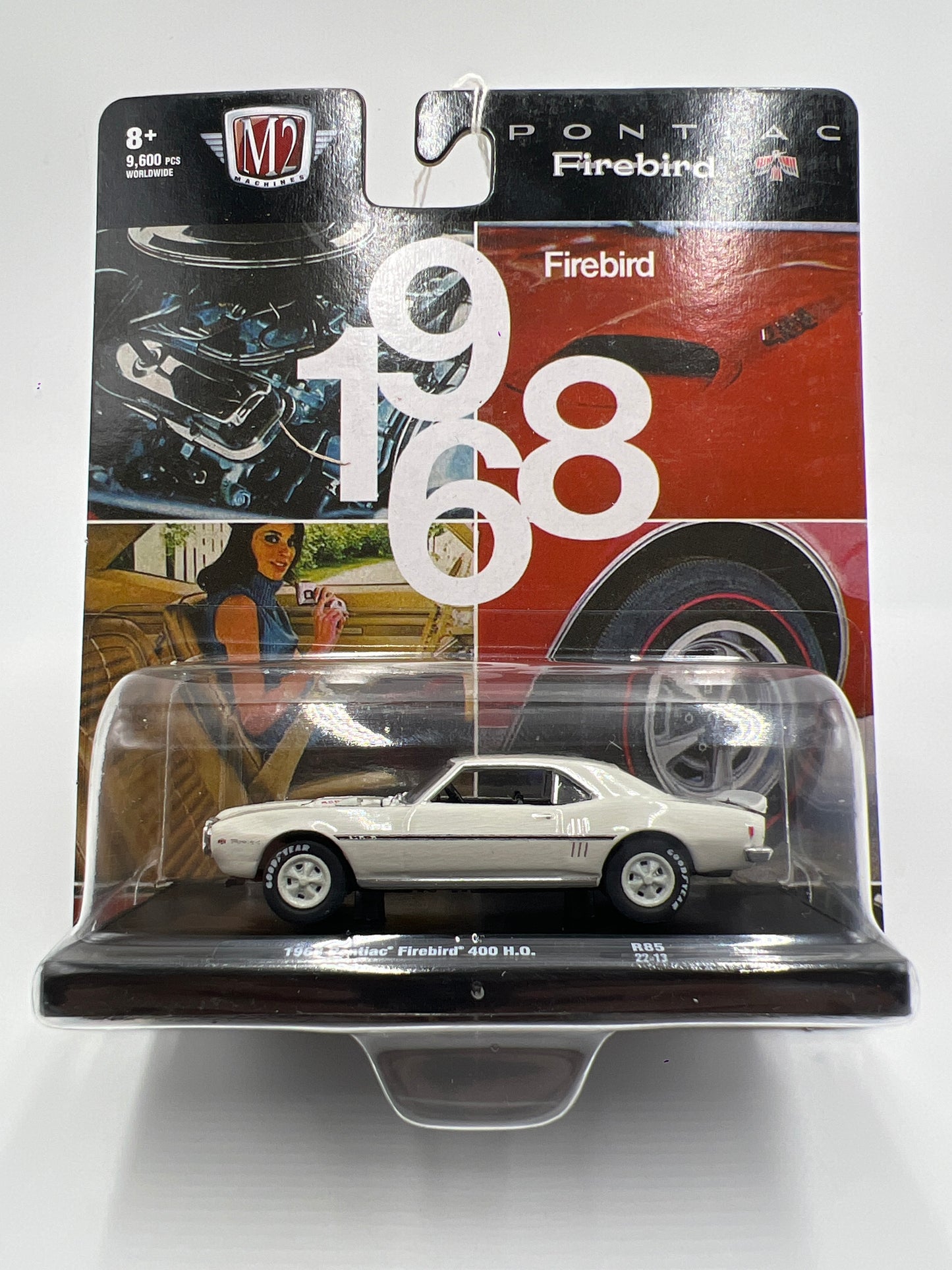M2 Machines Auto-Drivers 1968 Pontiac Firebird 400 H.O. White R85 189C