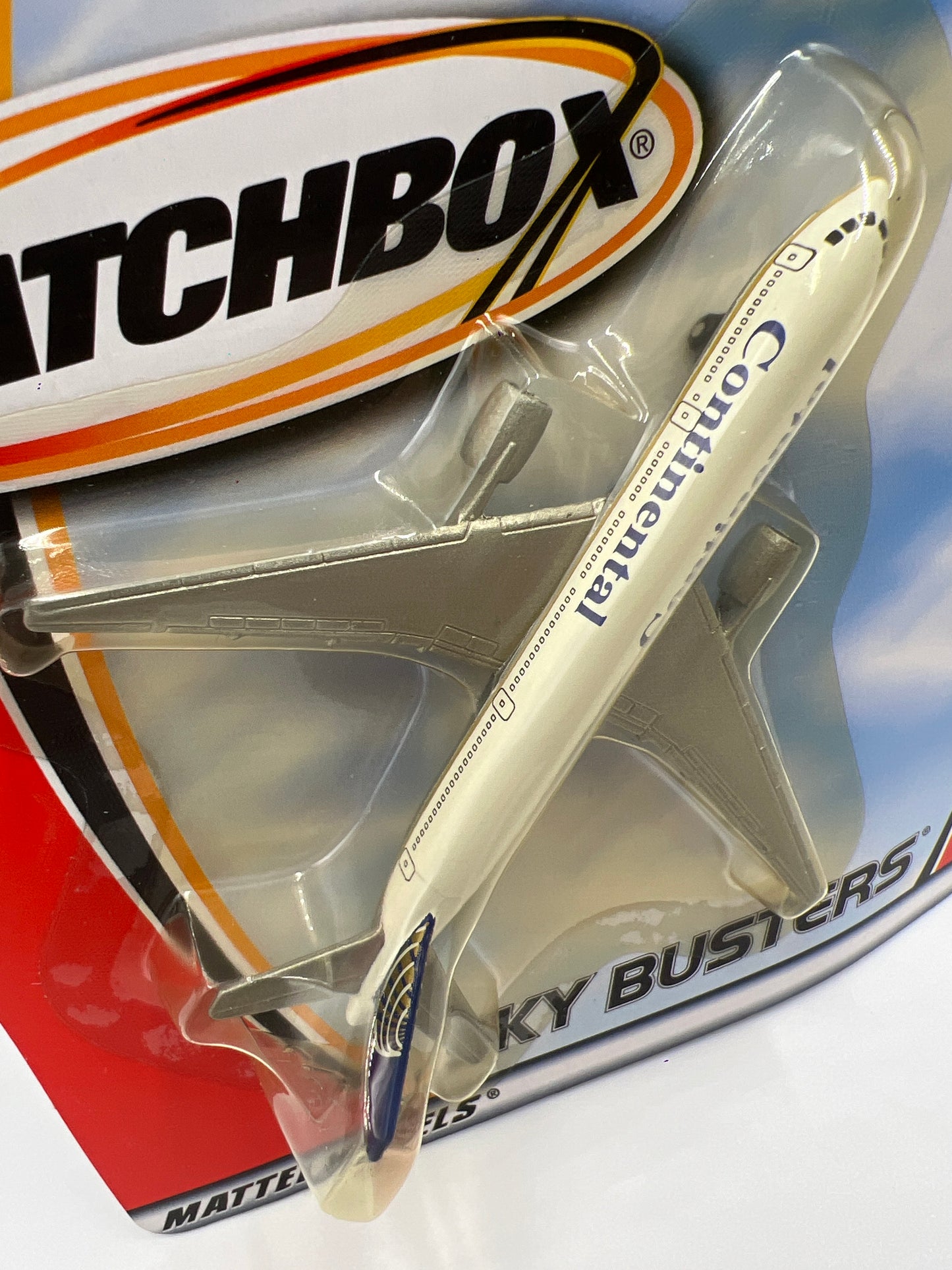Matchbox Sky Busters Commercial Continental Airlines Boeing 777-200 White WW3