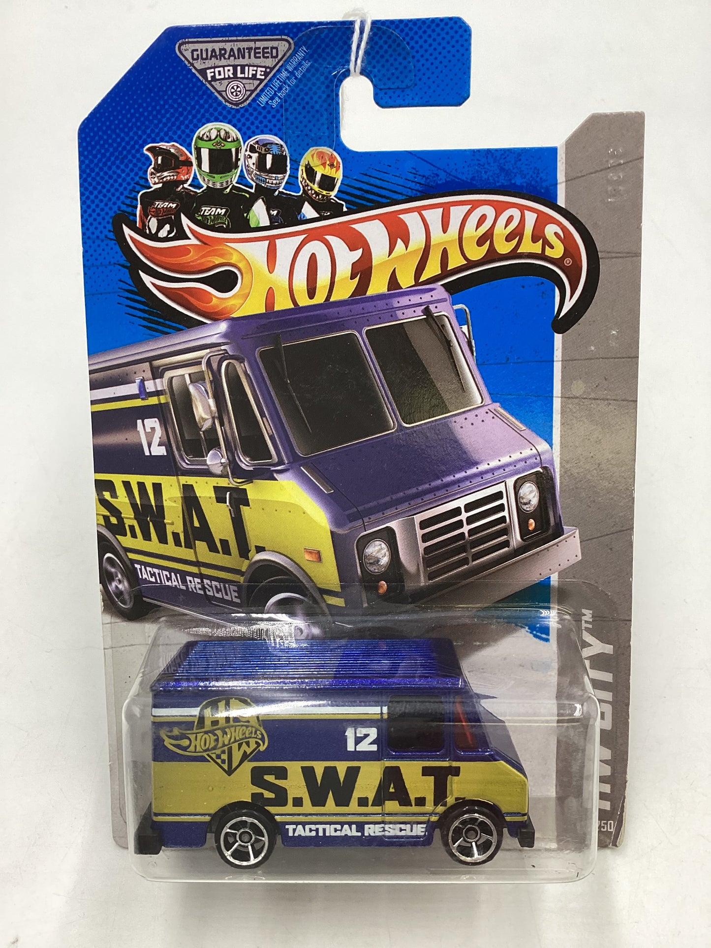 2013 Hot Wheels #12 Combat Medic Blue 44H