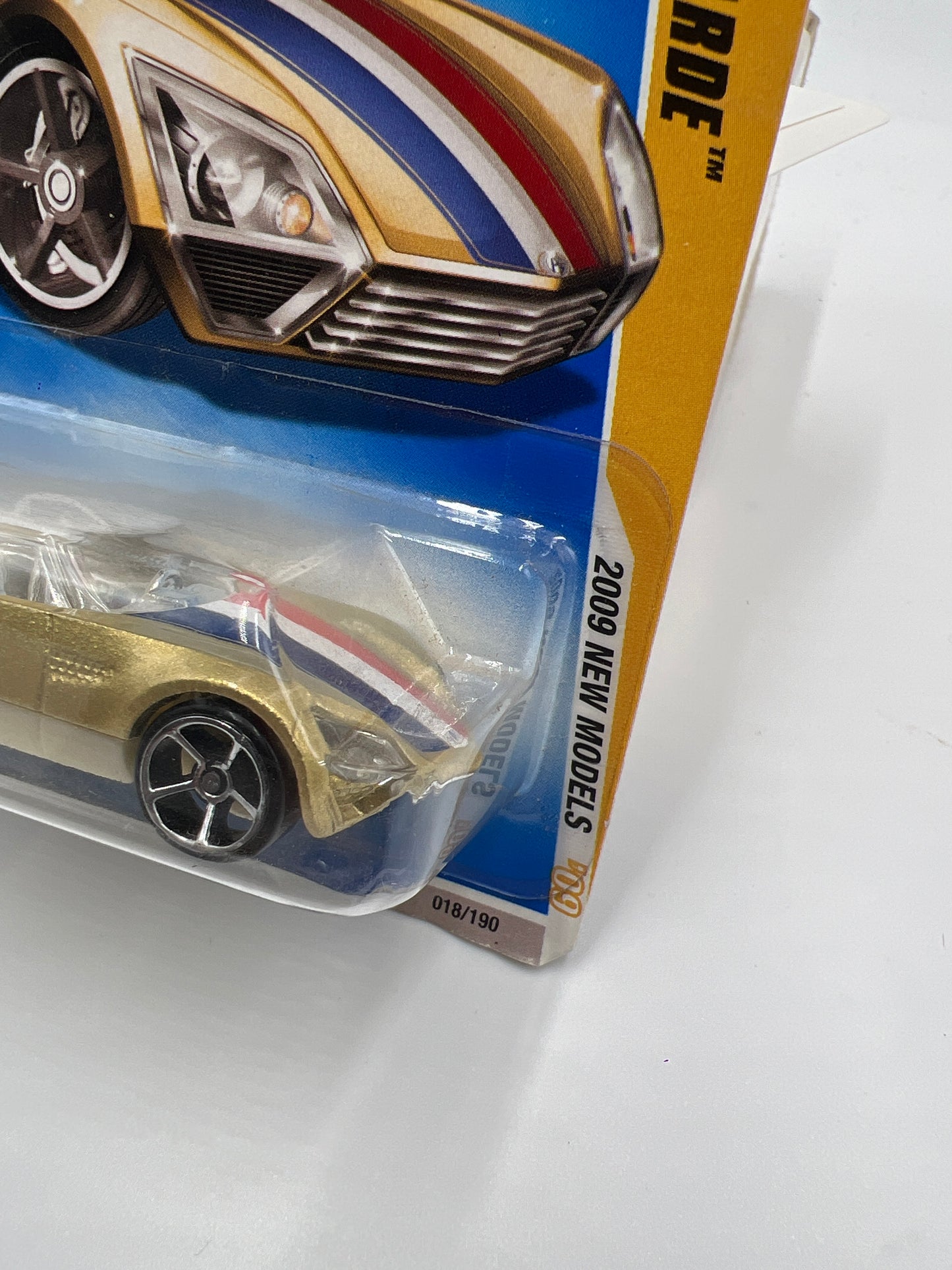 2009 Hot Wheels New Models #18 Avant Garde Gold AA7