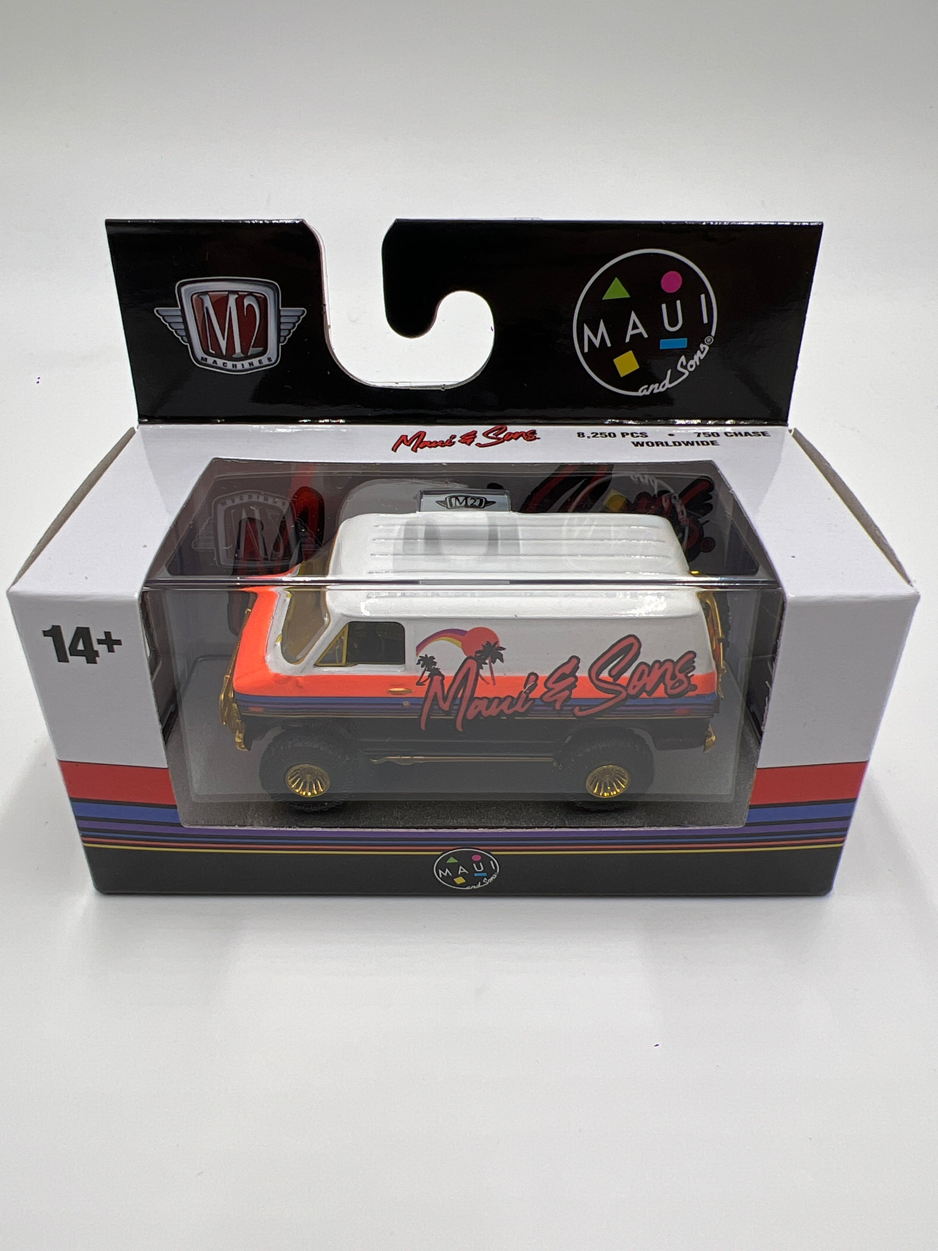 2020 M2 Machines Maui & Sons 1/750 Chase 1971 Chevrolet Van G10