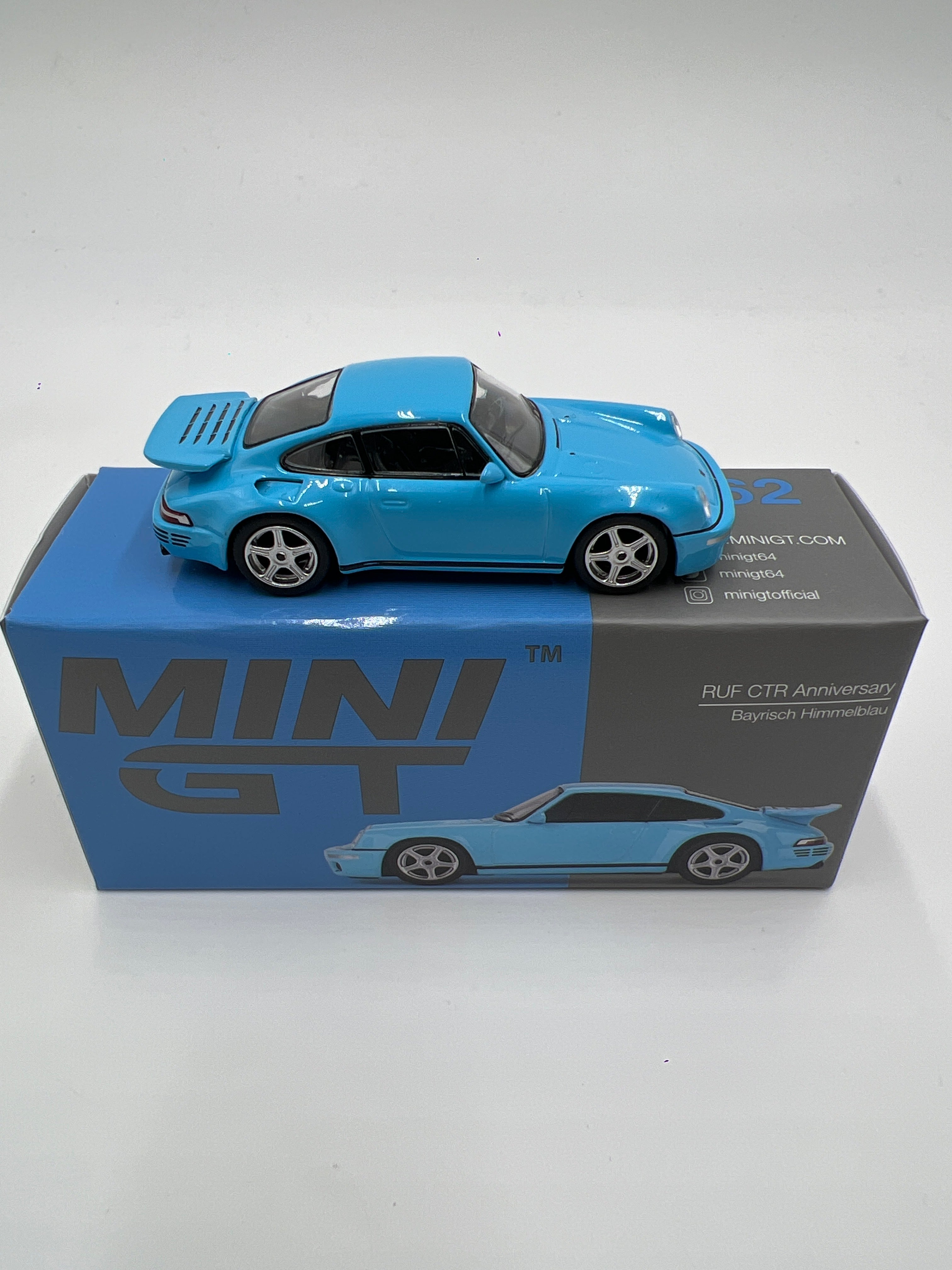 Mini GT Mijo Exclusives #562 Porsche RUF CTR Anniversary Light
